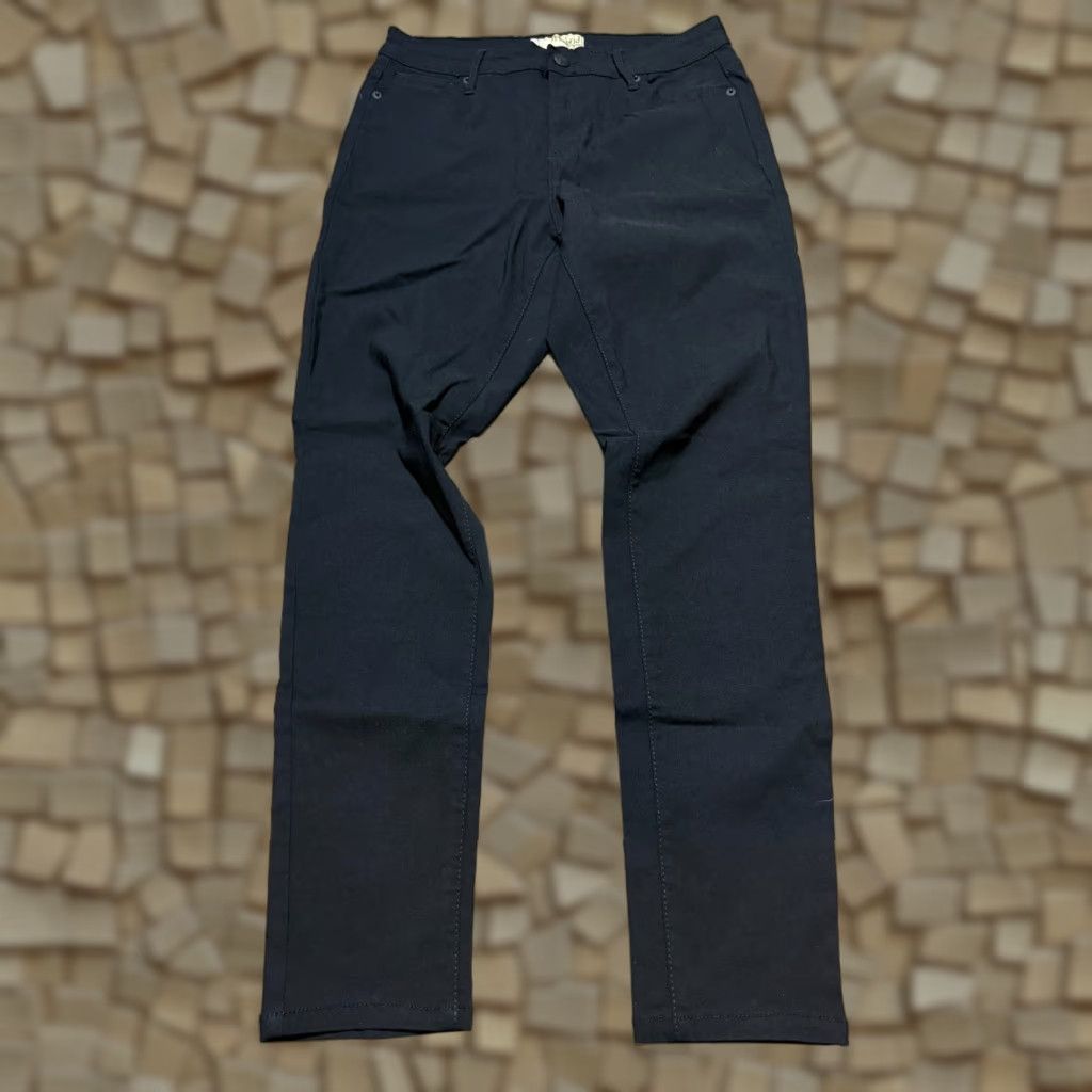 Vintage Hyrid & Company Jeans Women's 2X Black Denim Skinny Mid Rise 5-Pocket Stretch Regular Jeans Mens Womens Girls Size 40" / US 18 - 1 Thumbnail