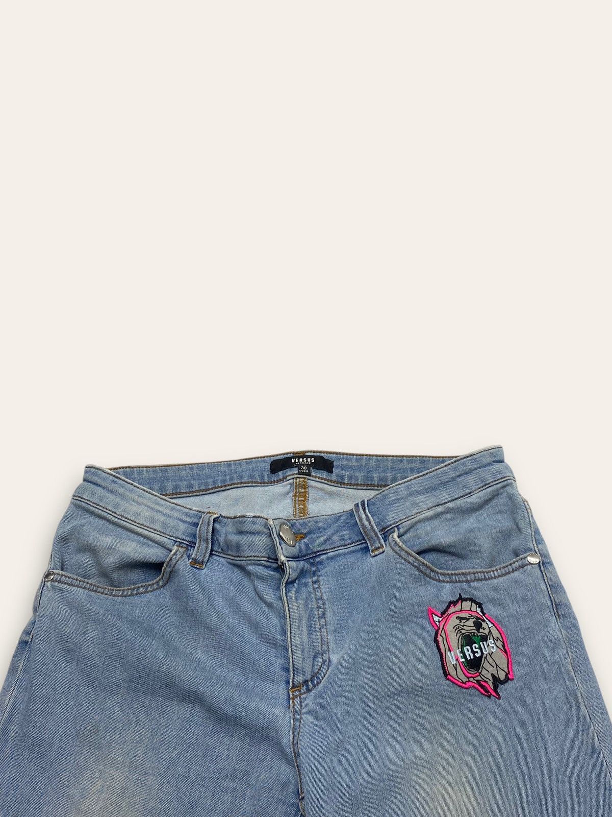 Jean Vintage VERSUS VERSACE Blue Animal Patch Jeans Slim Y2K Size 31" - 4 Thumbnail