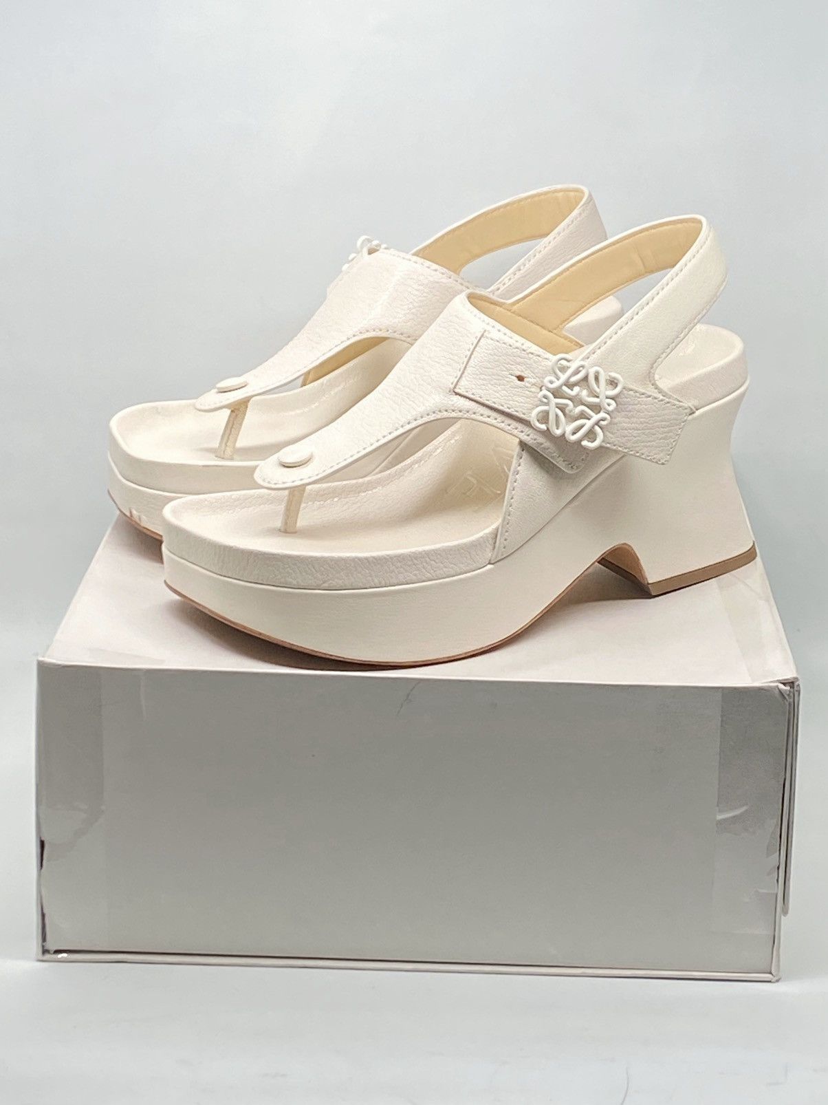 Loewe Loewe Ease leather platform thong sandals size 38 Size US 8 / IT 38 - 14 Thumbnail