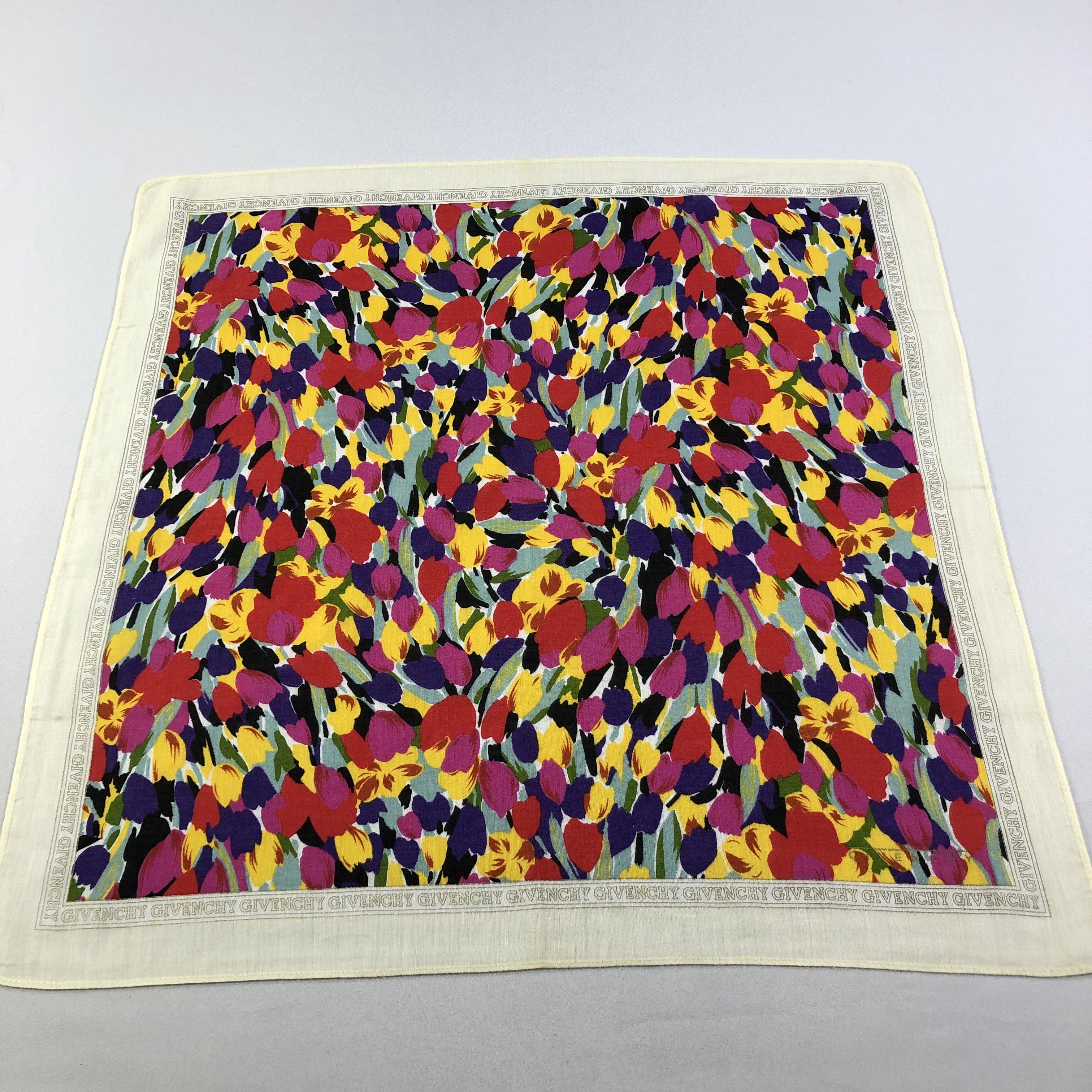 Givenchy Givenchy Handkerchief Neckerchief Bandana H1761 Size ONE SIZE - 1 Thumbnail