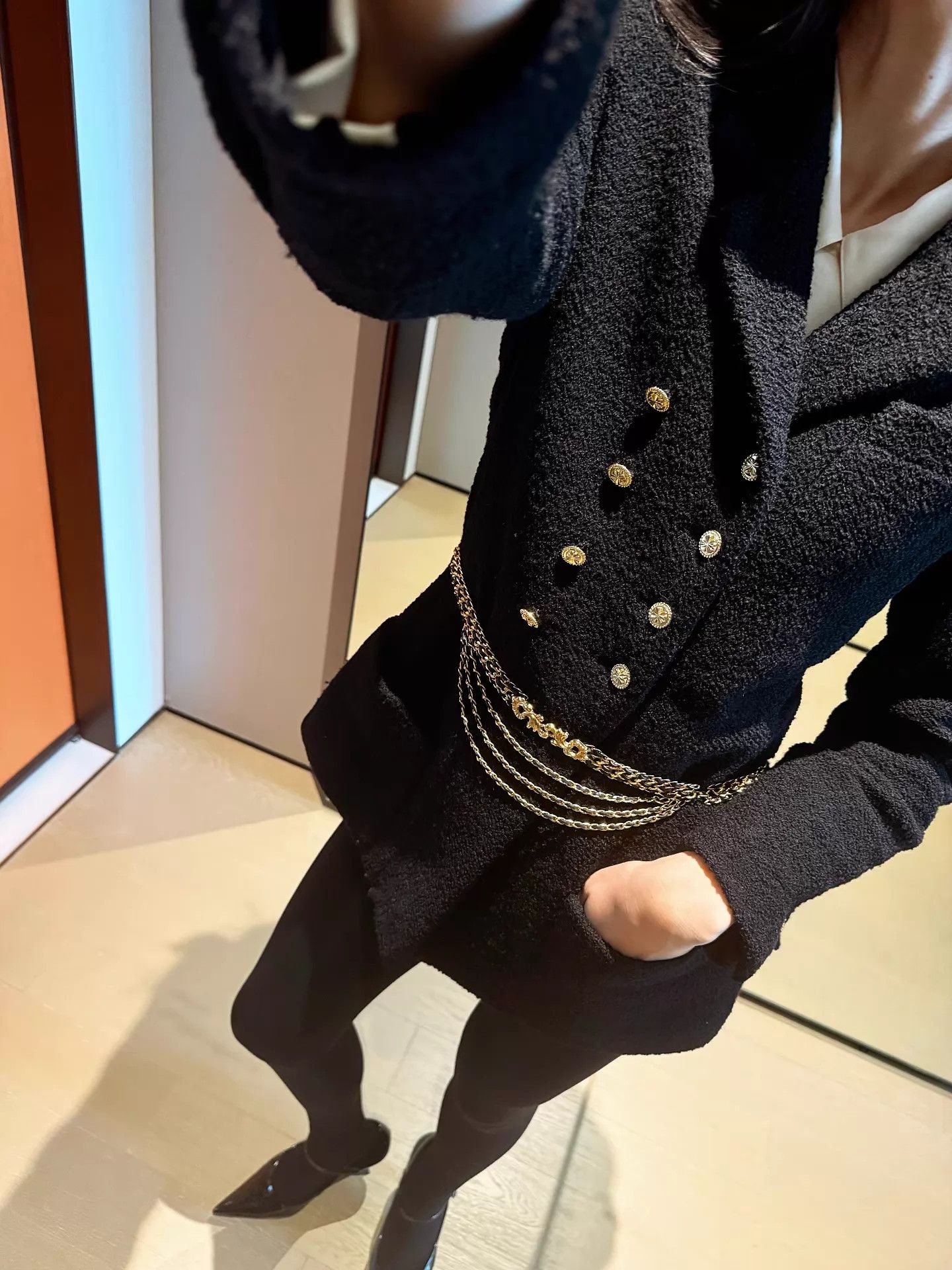 Chanel Chanel 1993 Black Gold Clover Buttons Wool Blazer fr36 Size XS / US 0-2 / IT 36-38 - 9 Thumbnail