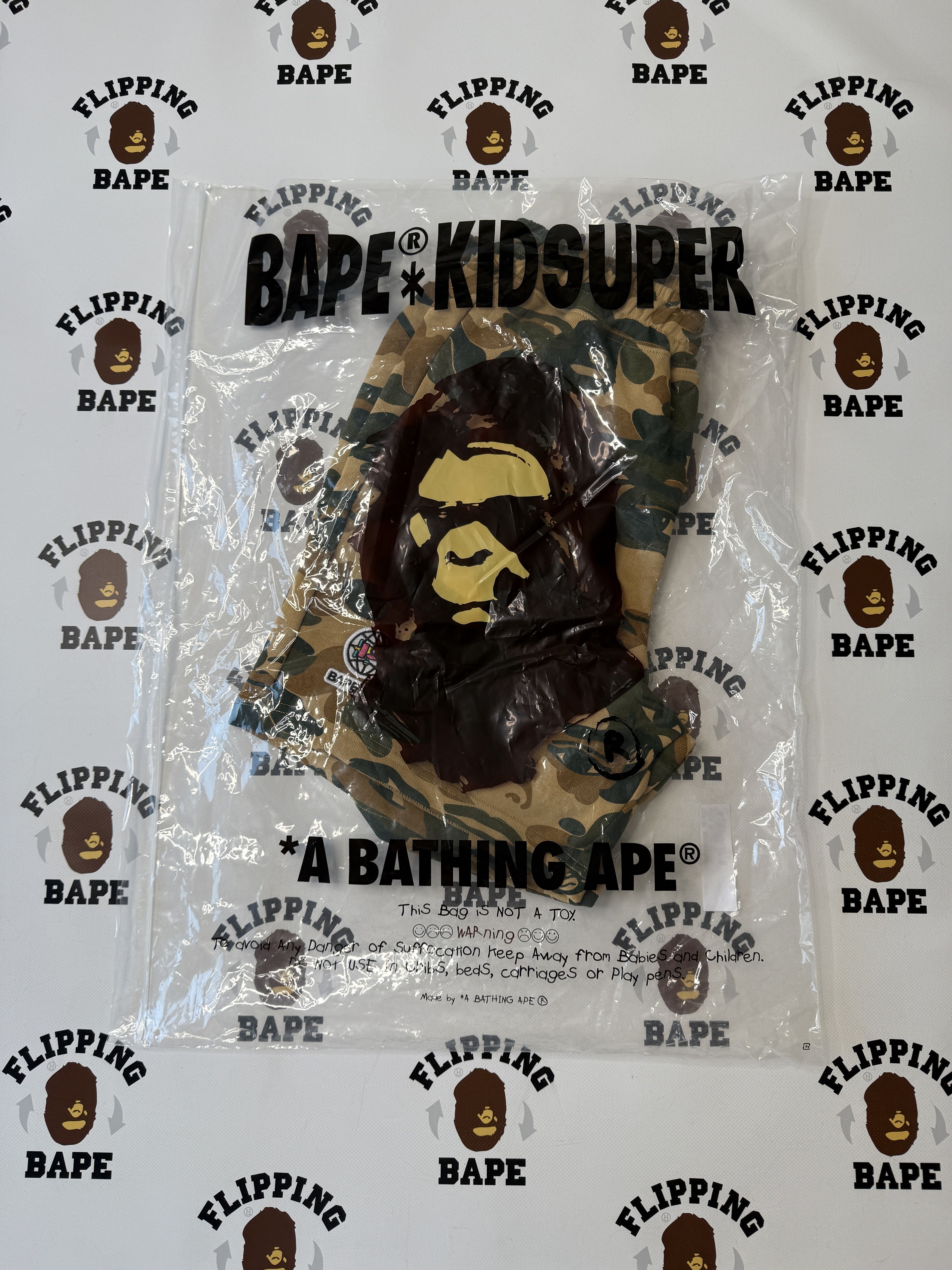 Bape BAPE X KIDSUPER CAMO SWEAT SHORTS Size US 36 / EU 52 - 11 Thumbnail