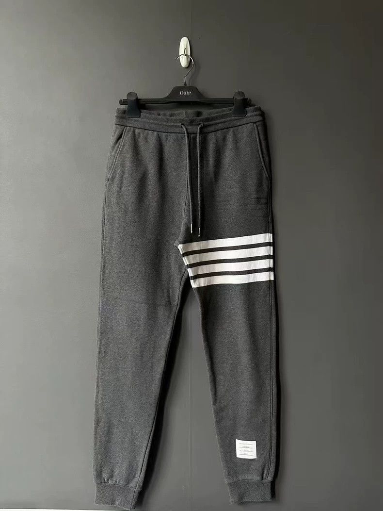 Thom Browne Thom Browne size3 Dark grey knit trousers Size US 27 - 1 Thumbnail