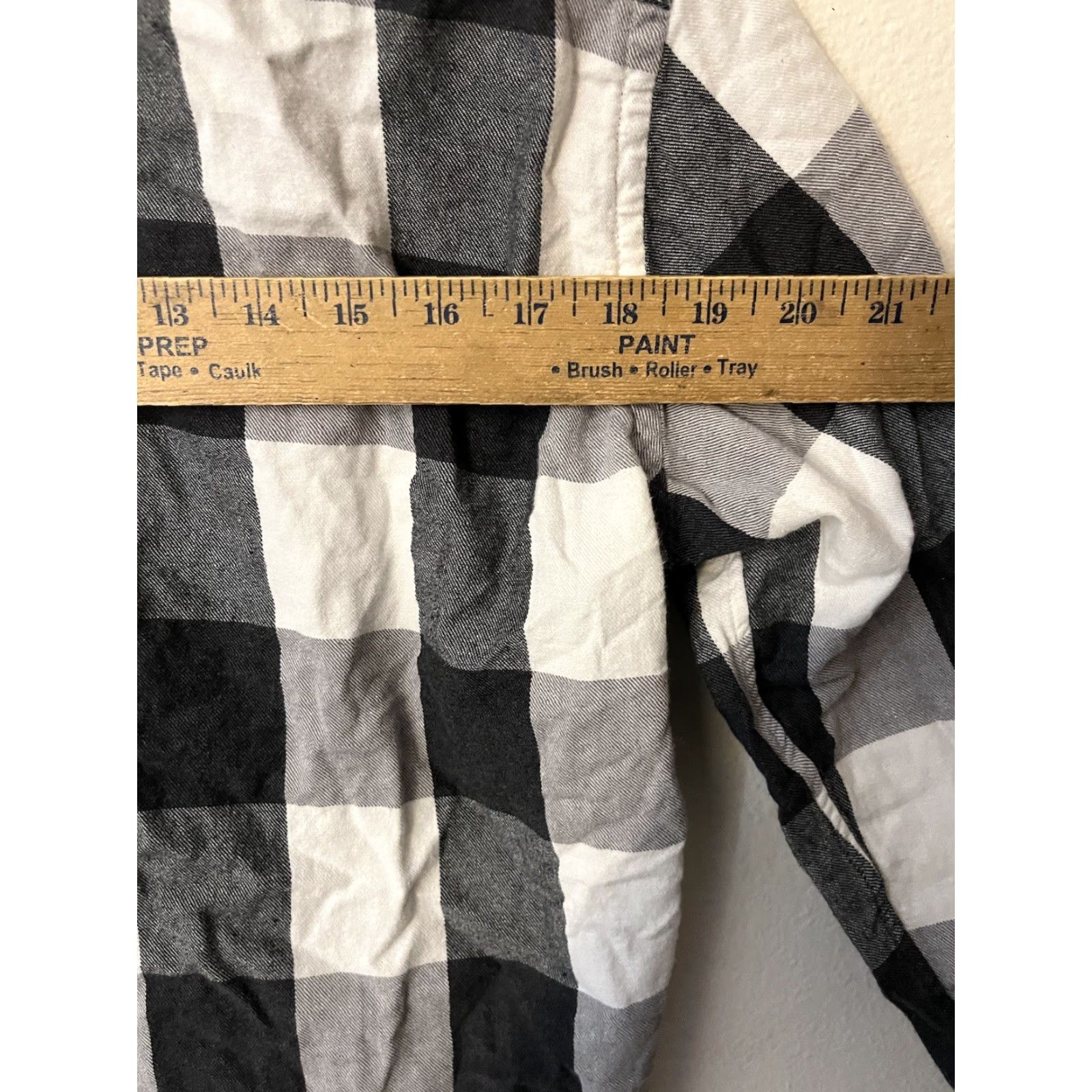 Gap Gap Button-Up Shirt Plaid Long Sleeve Collared Black White Size L Petite Women’s Shirt Petite Size L / US 10 / IT 46 - 5 Thumbnail