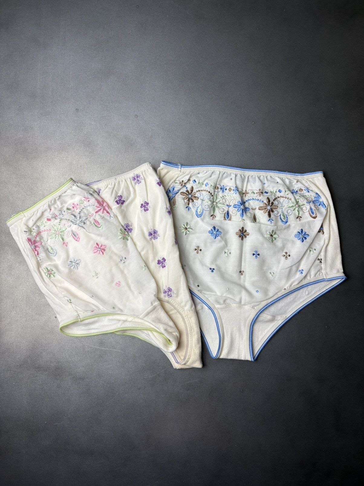 Marks & Spencer × Vintage 3 Pairs 1970s Underwear Vintage Embroidered Floral Panties Size ONE SIZE - 19 Thumbnail