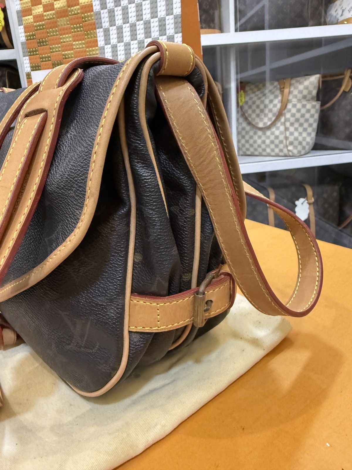 Louis Vuitton LOUIS VUITTON MONOGRAM SAUMUR 30 - 2070 Size ONE SIZE - 6 Thumbnail