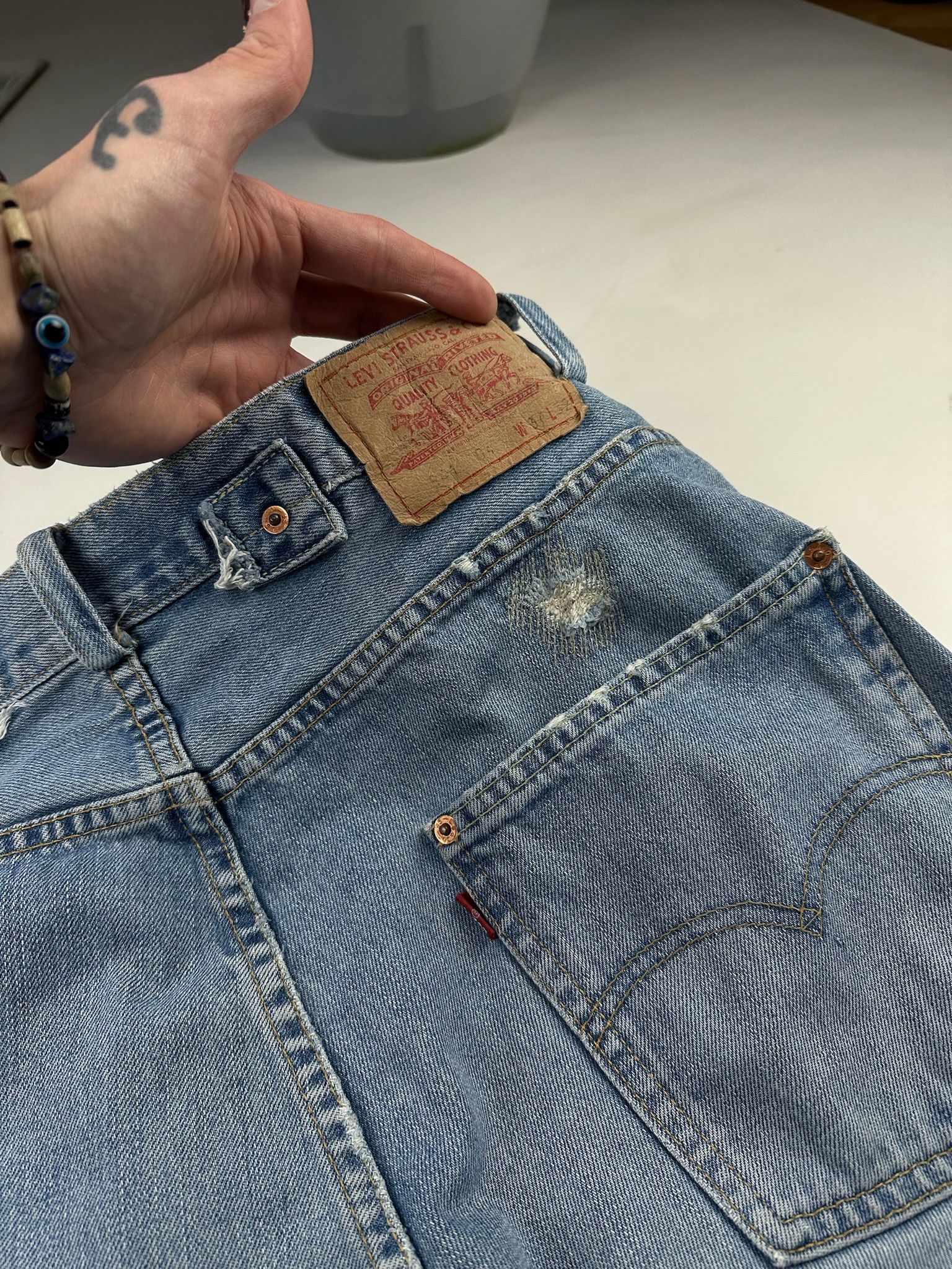 Levi's Vintage Levi’s Blue Faded Washed Buckle Back Straight Jeans Size US 34 / EU 50 - 12 Thumbnail