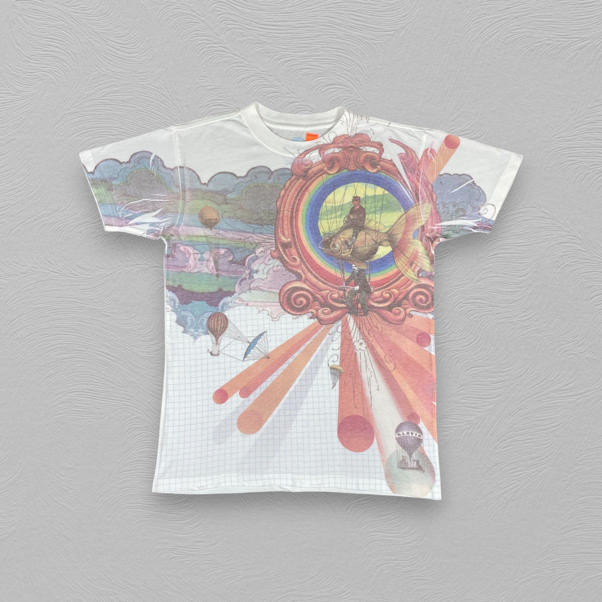 Japanese Brand Vintage Over Print Art T-Shirt - L060 Size US S / EU 44-46 / 1 - 1 Thumbnail