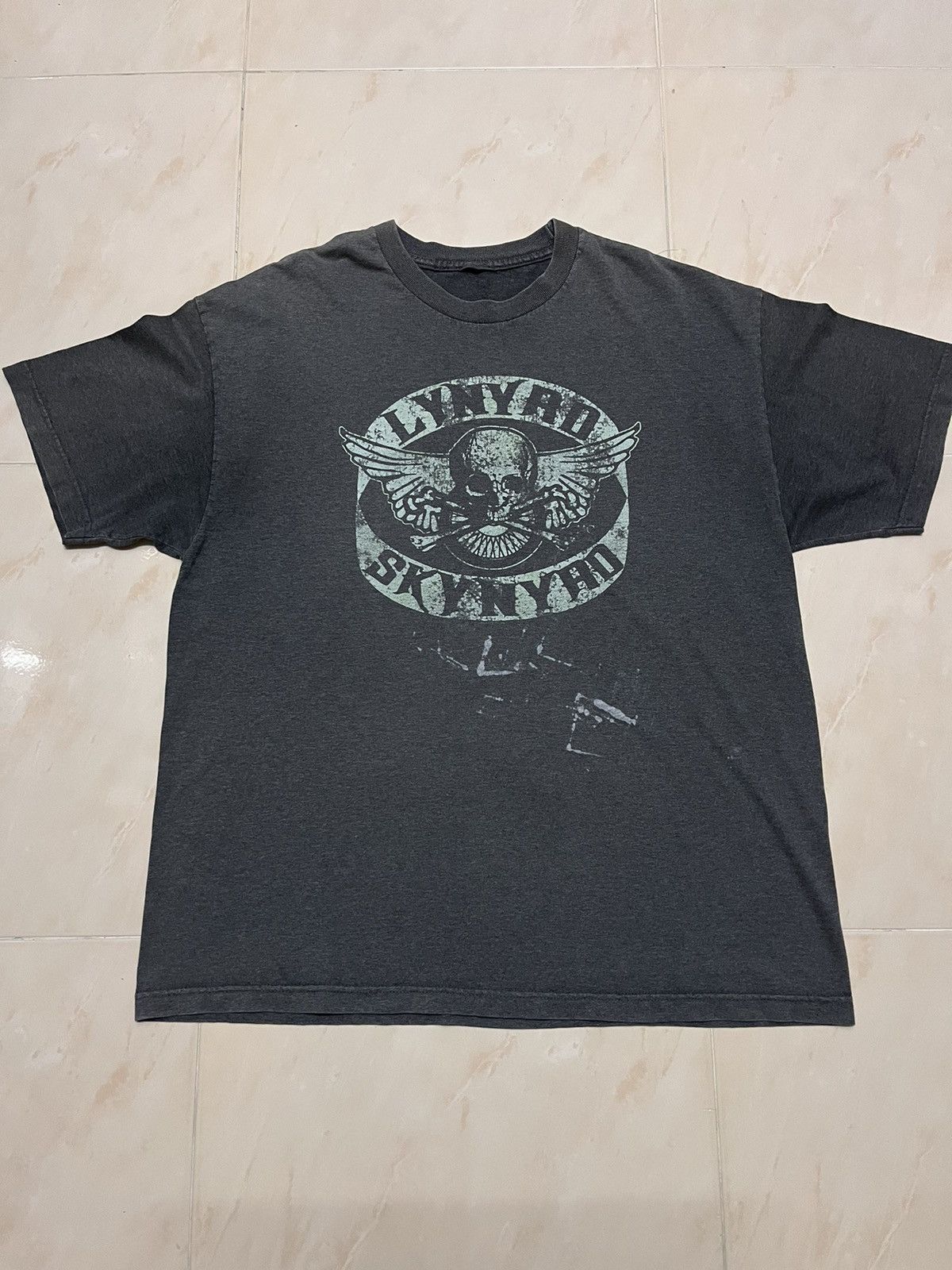 Vintage Lynyrd Skynyrd t shirt big logo fit L
