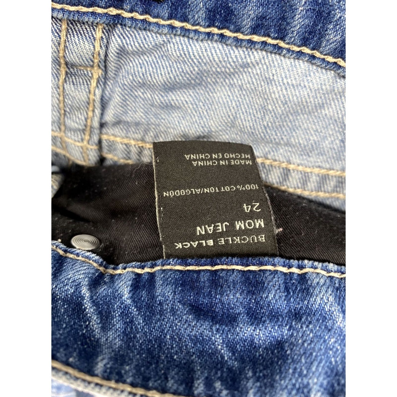 Buckle Black Buckle Black Mom Med Wash Distressed Thighs 24 in Womens Jeans 90s Style Size ONE SIZE - 4 Thumbnail