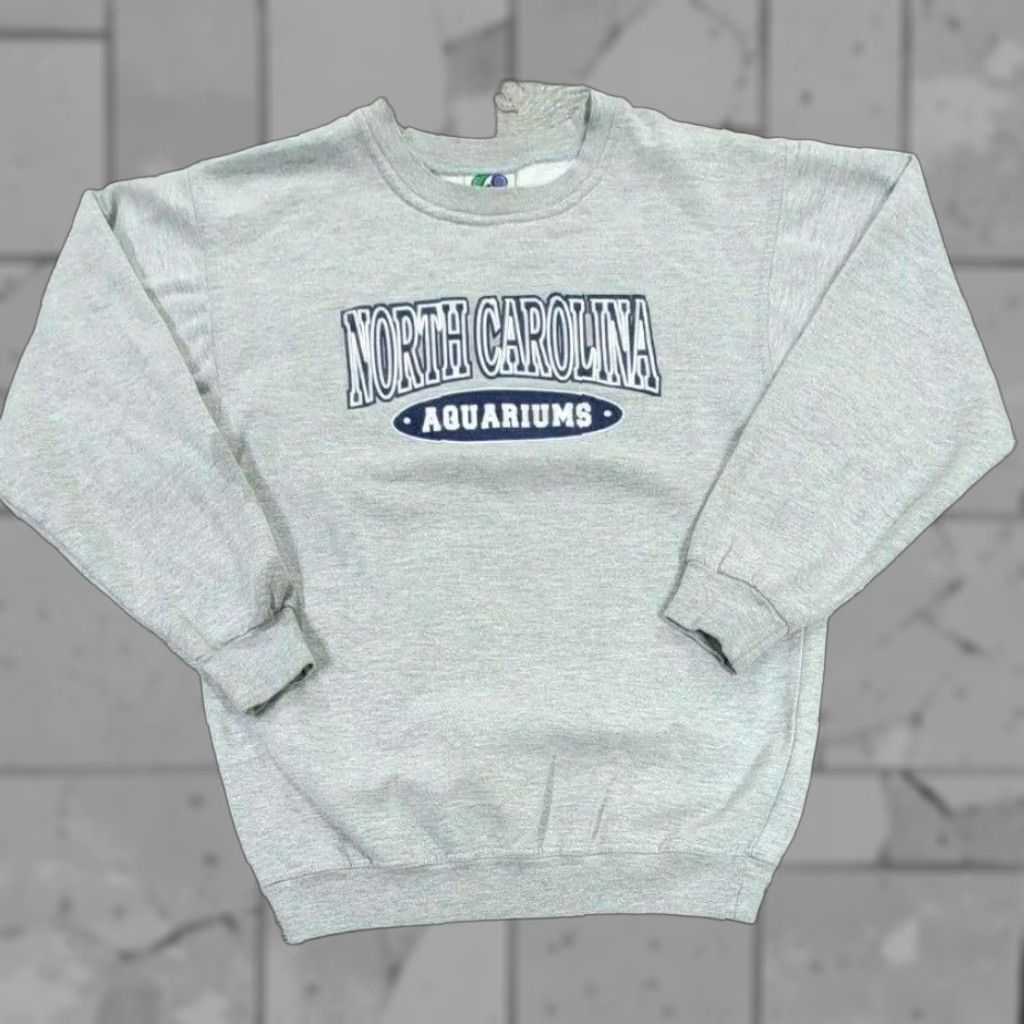 Vintage VINTAGE Avalon Apparel Sweatshirt North Carolina Aquariums Gray Blue Crewneck Sz Sz T-Shirt? Size US S / EU 44-46 / 1 - 1 Thumbnail