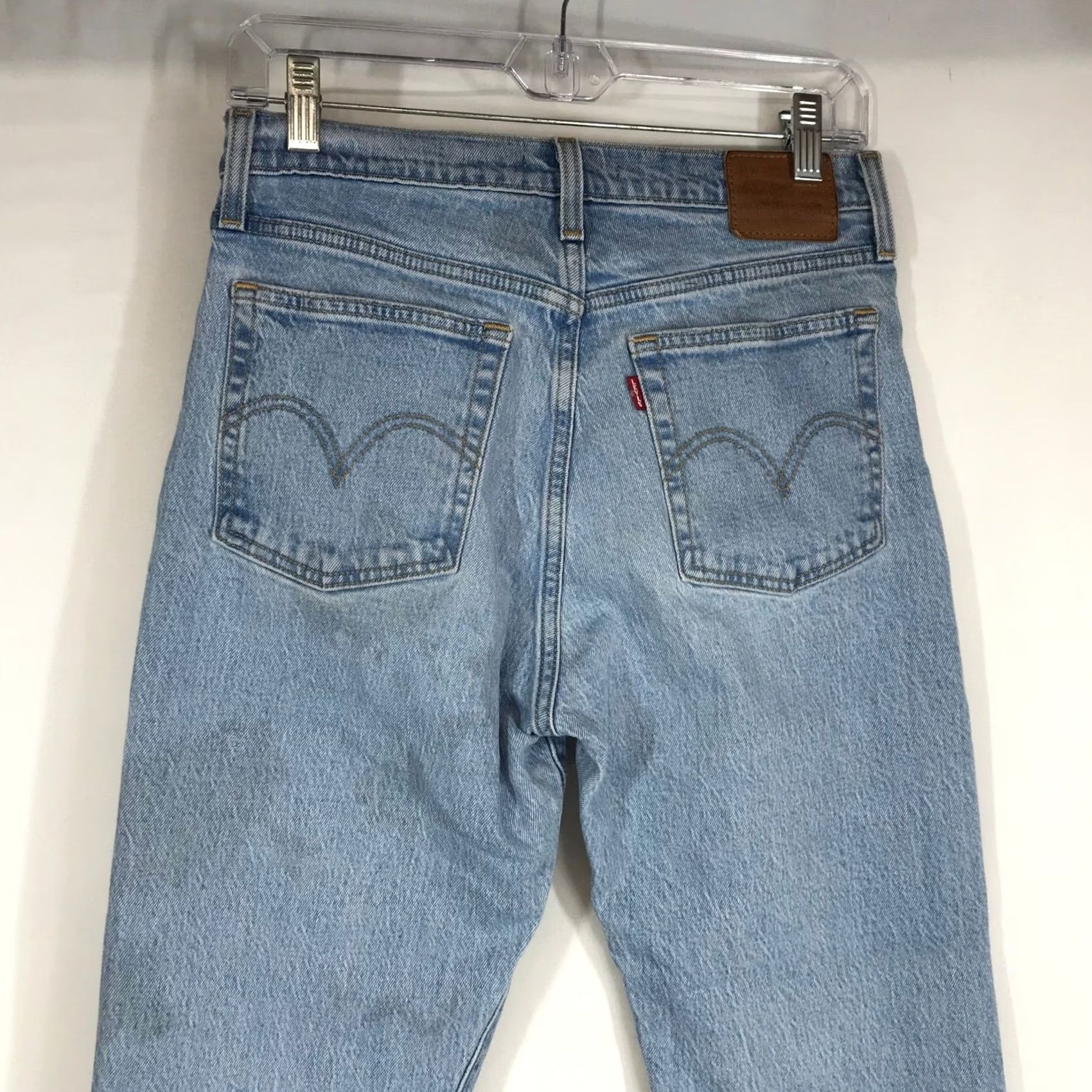 Levi's Levis Premium Wedgie Straight Jeans Light Wash Blue Distressed High Rise 27 Womens Size 27" / US 4 / IT 40 - 5 Thumbnail