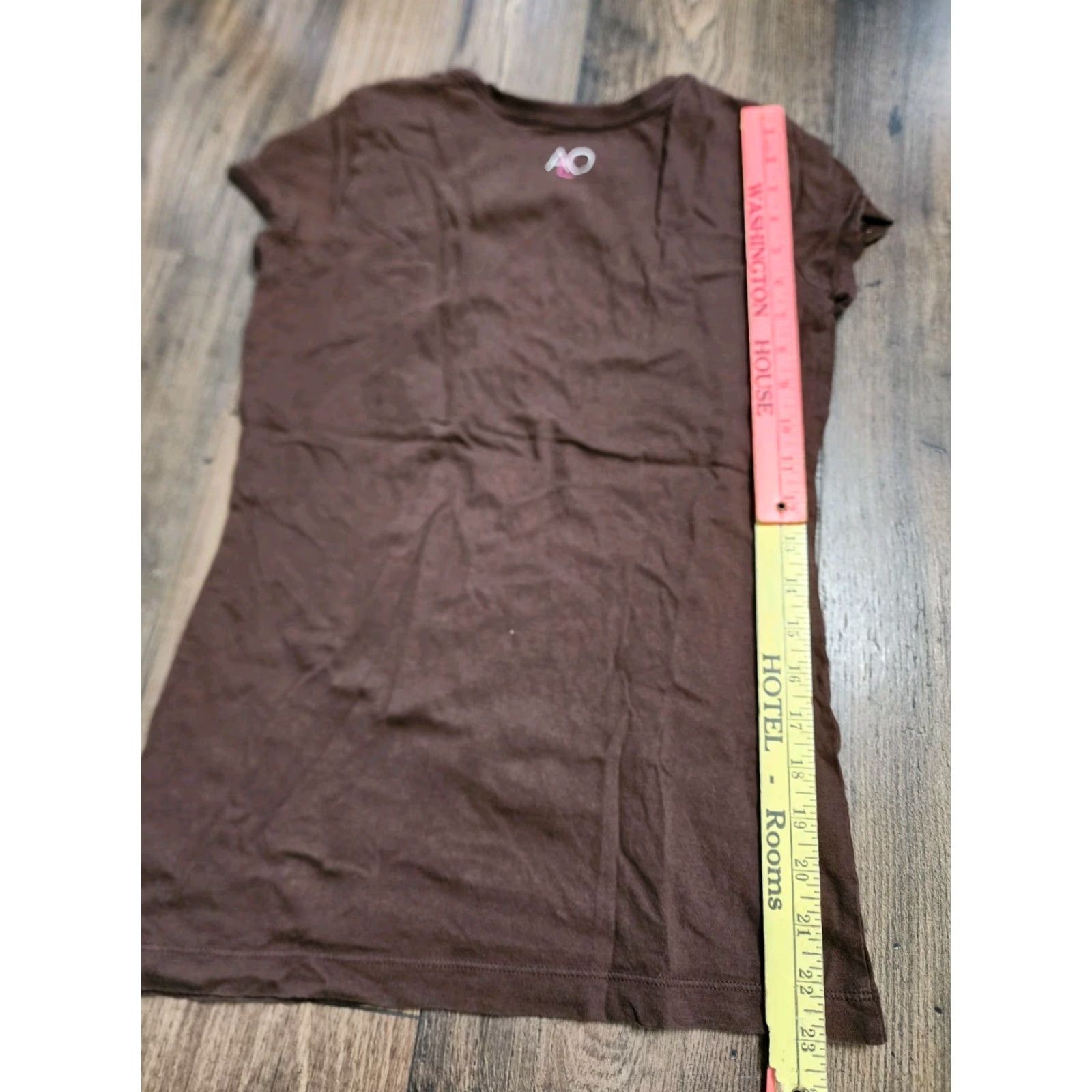 American Eagle Outfitters VINTAGE American Eagle Christmas T-Shirt Women’s Small Brown Cap Sleeve Glitter 2000s Size S / US 4 / IT 40 - 2 Thumbnail