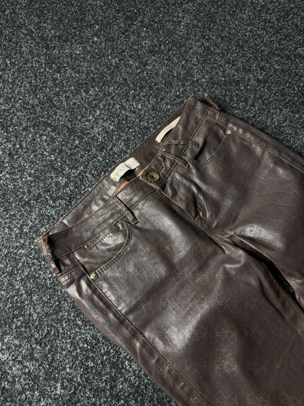 Guess Luxury 00s Guess Monogram Coated Jeans Brown Glossy Finish Size 27" / US 4 / IT 40 - 6 Thumbnail
