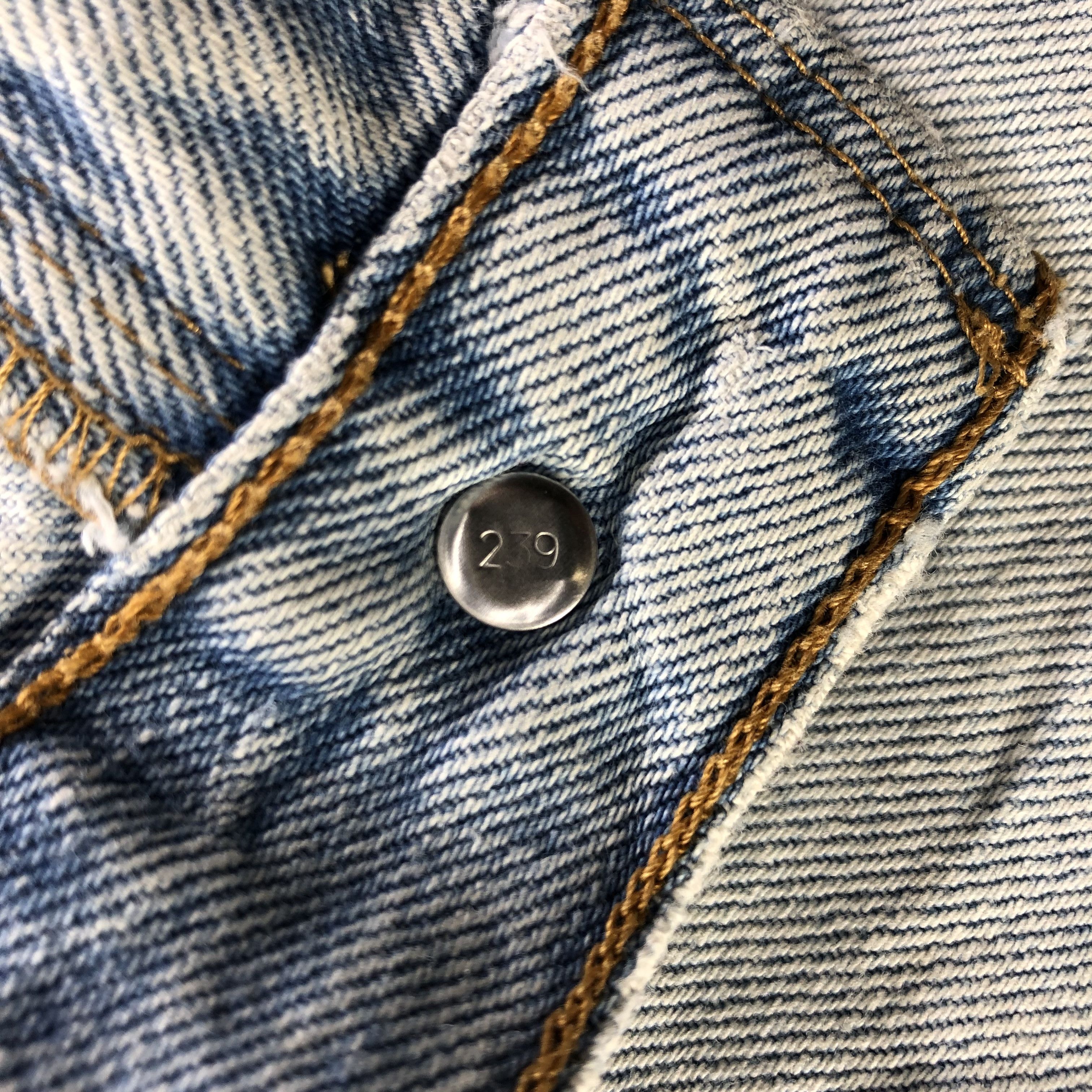 Levi's × Vintage Vintage Light Wash Levis 560 Jeans-JM3391 Size US 39 - 9 Thumbnail
