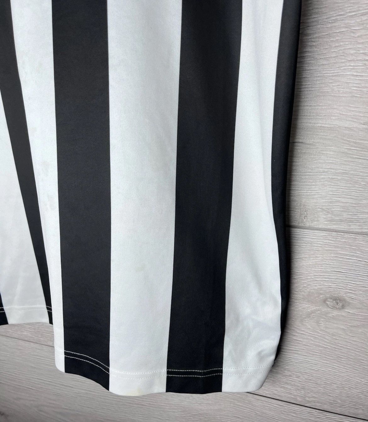 Other Mens soccer jersey Newcastle United score draw size M Size US M / EU 48-50 / 2 - 4 Thumbnail