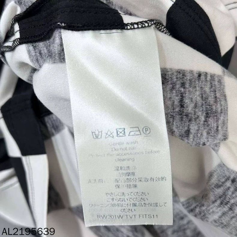 Louis Vuitton Louis Vuitton Deconstructing LOGO black and white checkerb Size US M / EU 48-50 / 2 - 4 Thumbnail