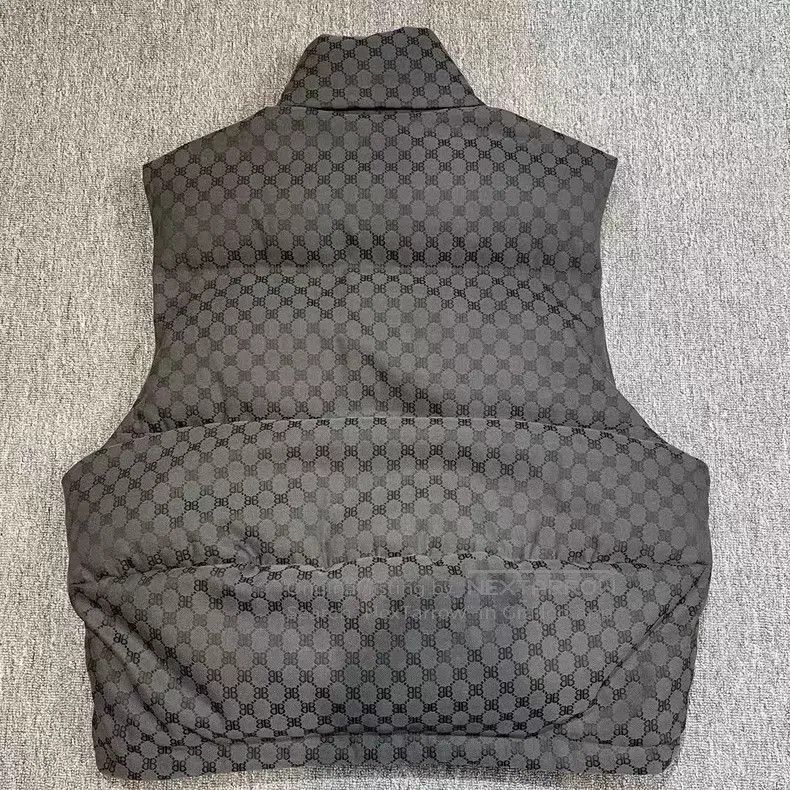 Balenciaga Balenciaga Monogrammed Foulard Puffer Vest Size XXS / US 00 / IT 34 - 2 Thumbnail