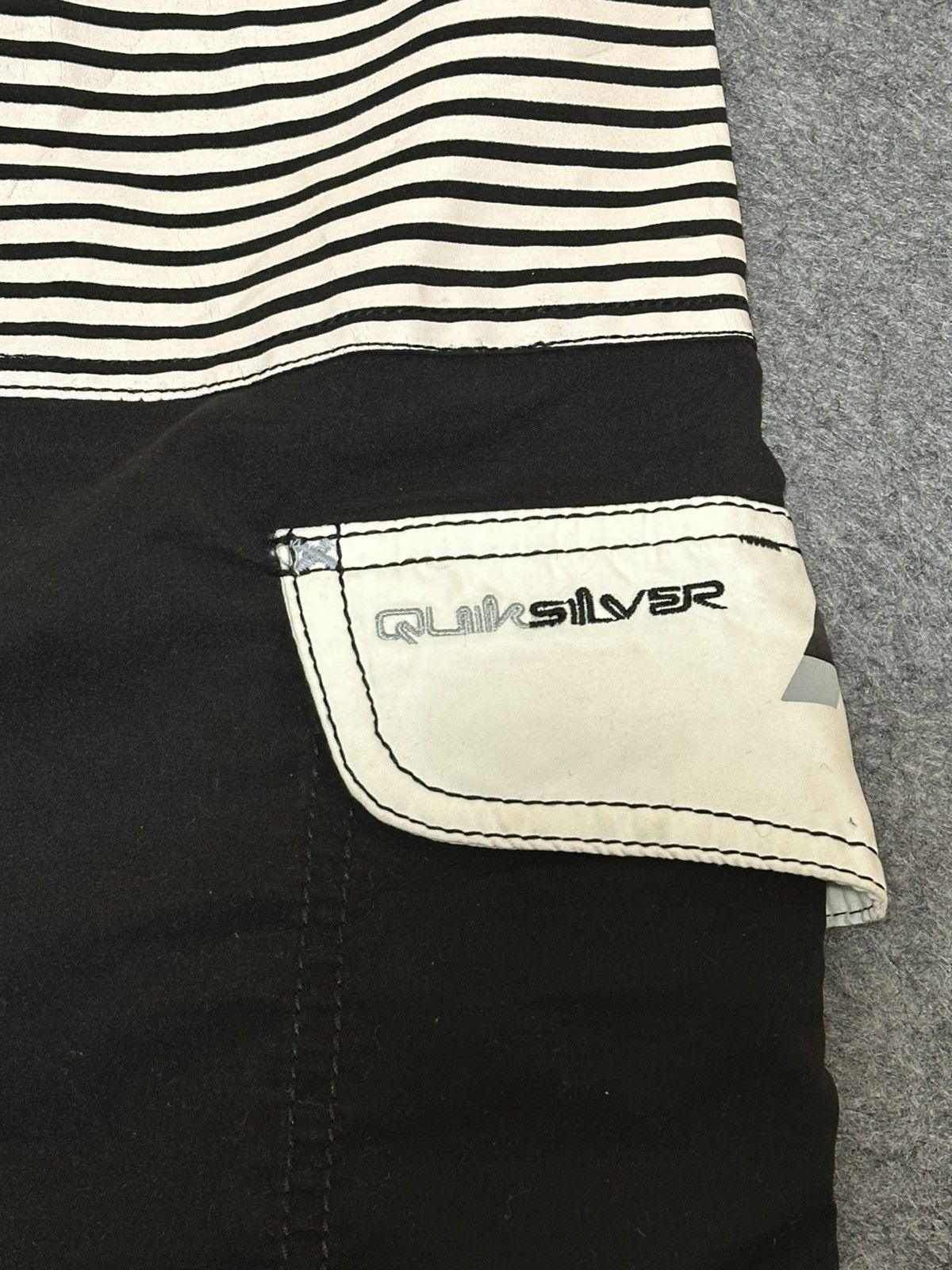 Quiksilver Quiksilver board shorts pants. Size US 32 / EU 48 - 8 Thumbnail