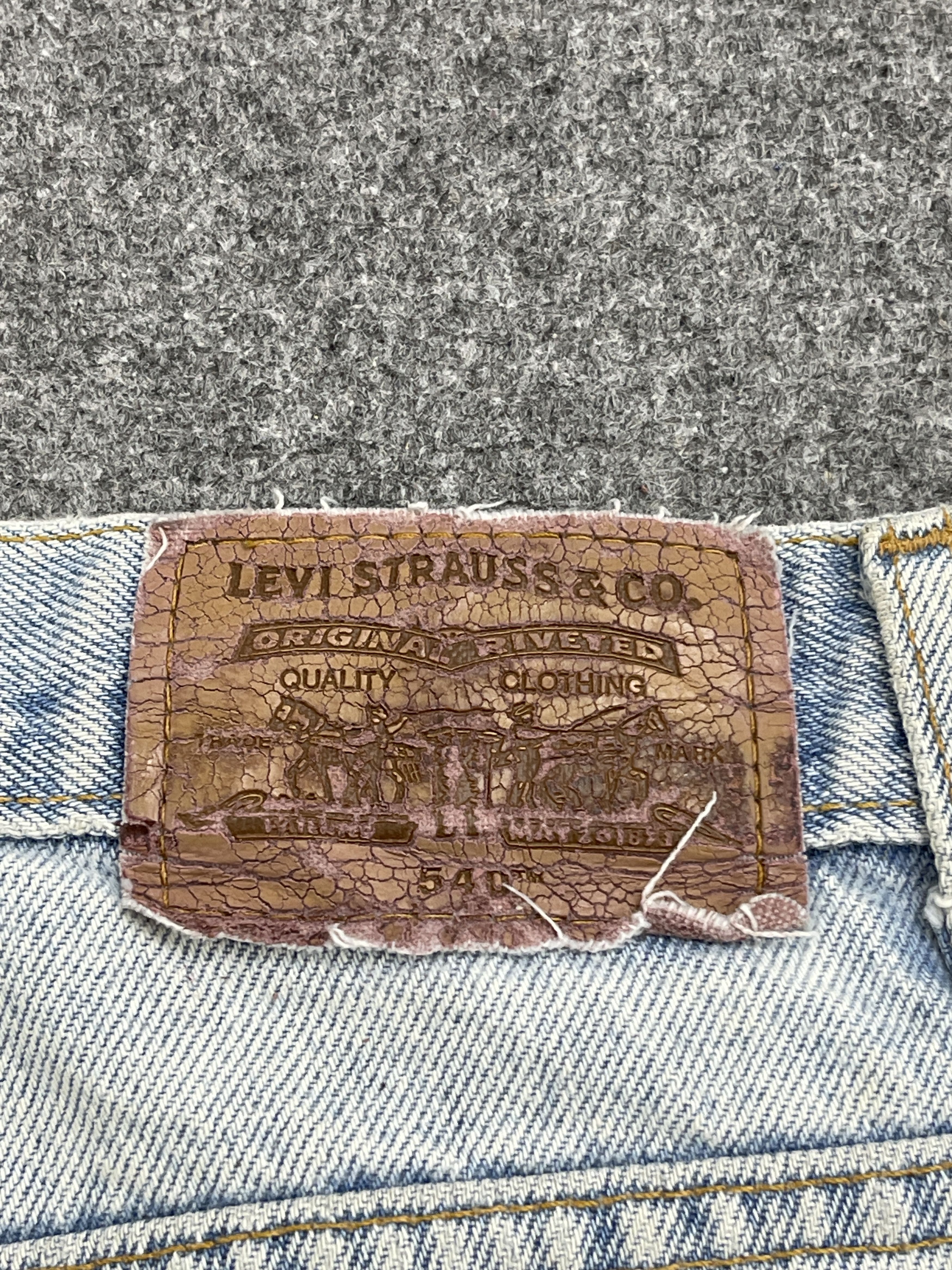 Levi's 90s Vintage Levis 540 Relaxed Light Washed Jeans DP2499 Size US 42 / EU 58 - 5 Thumbnail