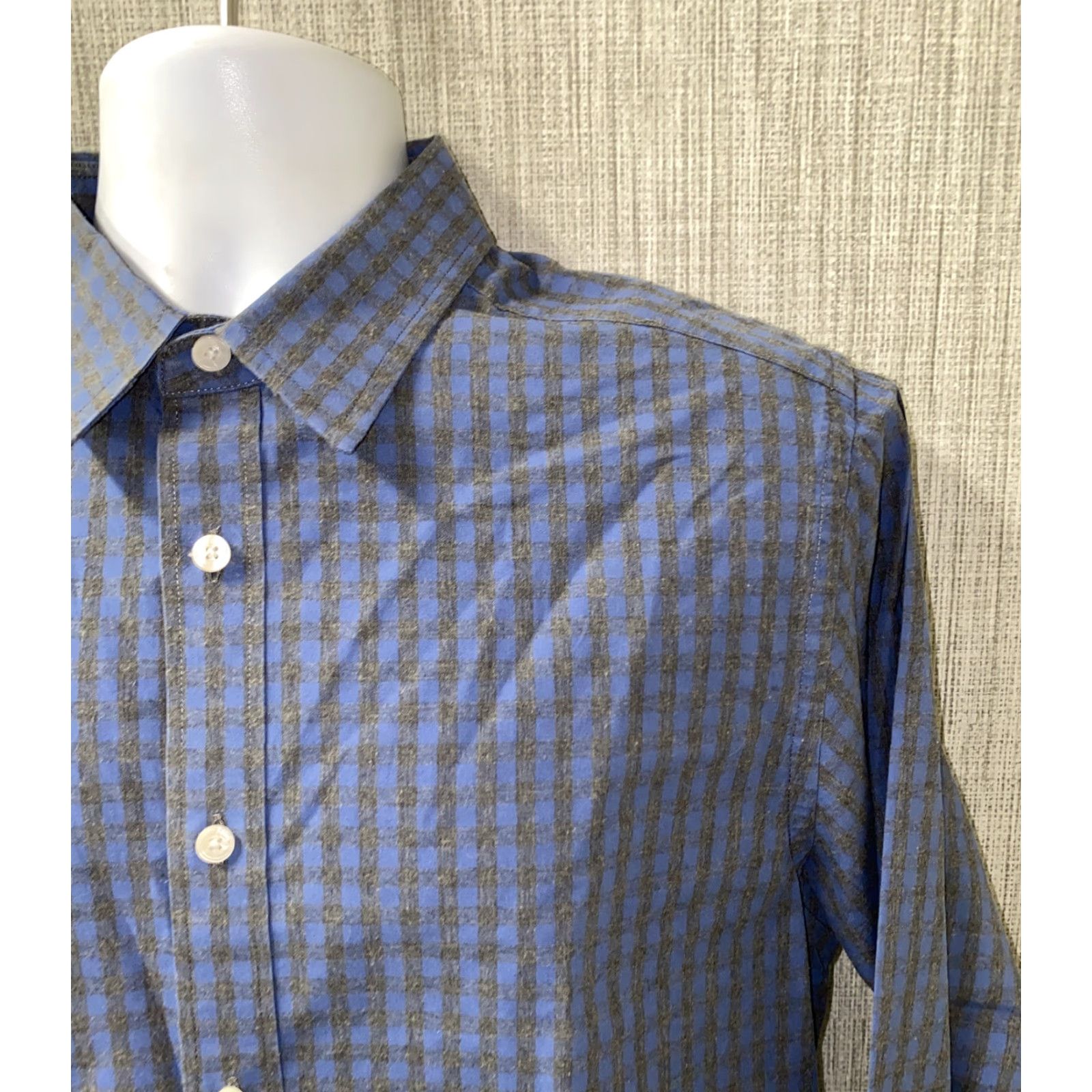 UNTUCKit UNTUCKit Slim Fit Long Sleeve Button-Front Shirt Mens L Blue/Gray Button-Down Collar Geometric Pattern Regular Size Type Size US L / EU 52-54 / 3 - 2 Thumbnail