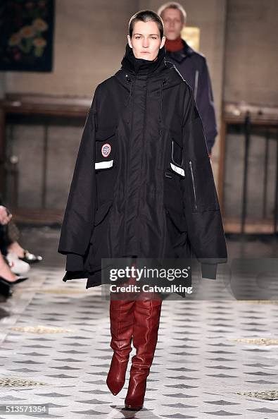Vetements FW/16 Runway Global Warming Parka Size US XS / EU 42 / 0 - 21 Thumbnail
