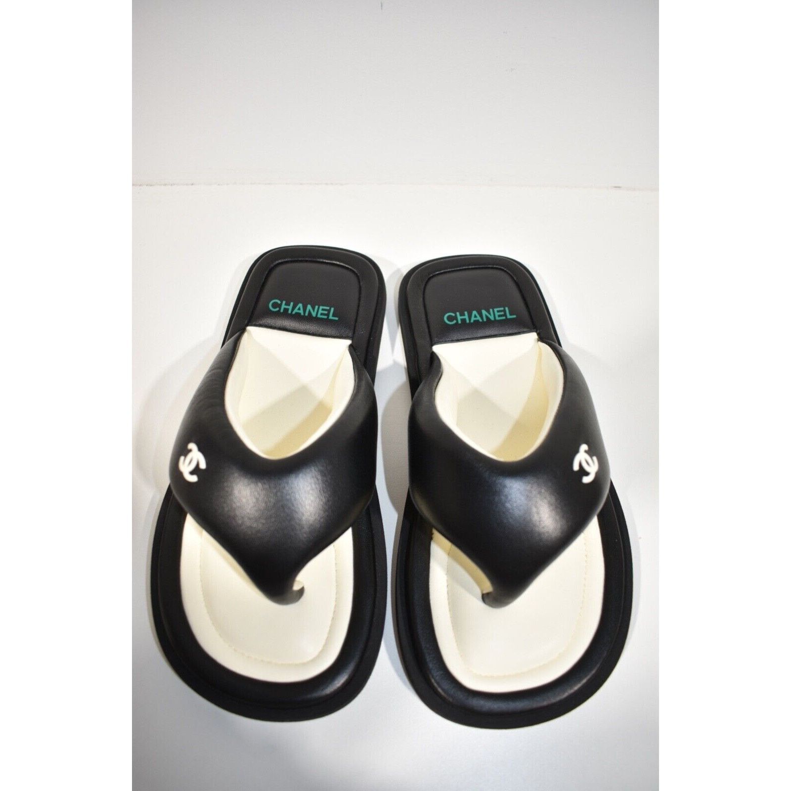 Chanel Chanel 22P Black White Lambskin Padded Pool Thong Logo Size US 12 / IT 42 - 6 Thumbnail