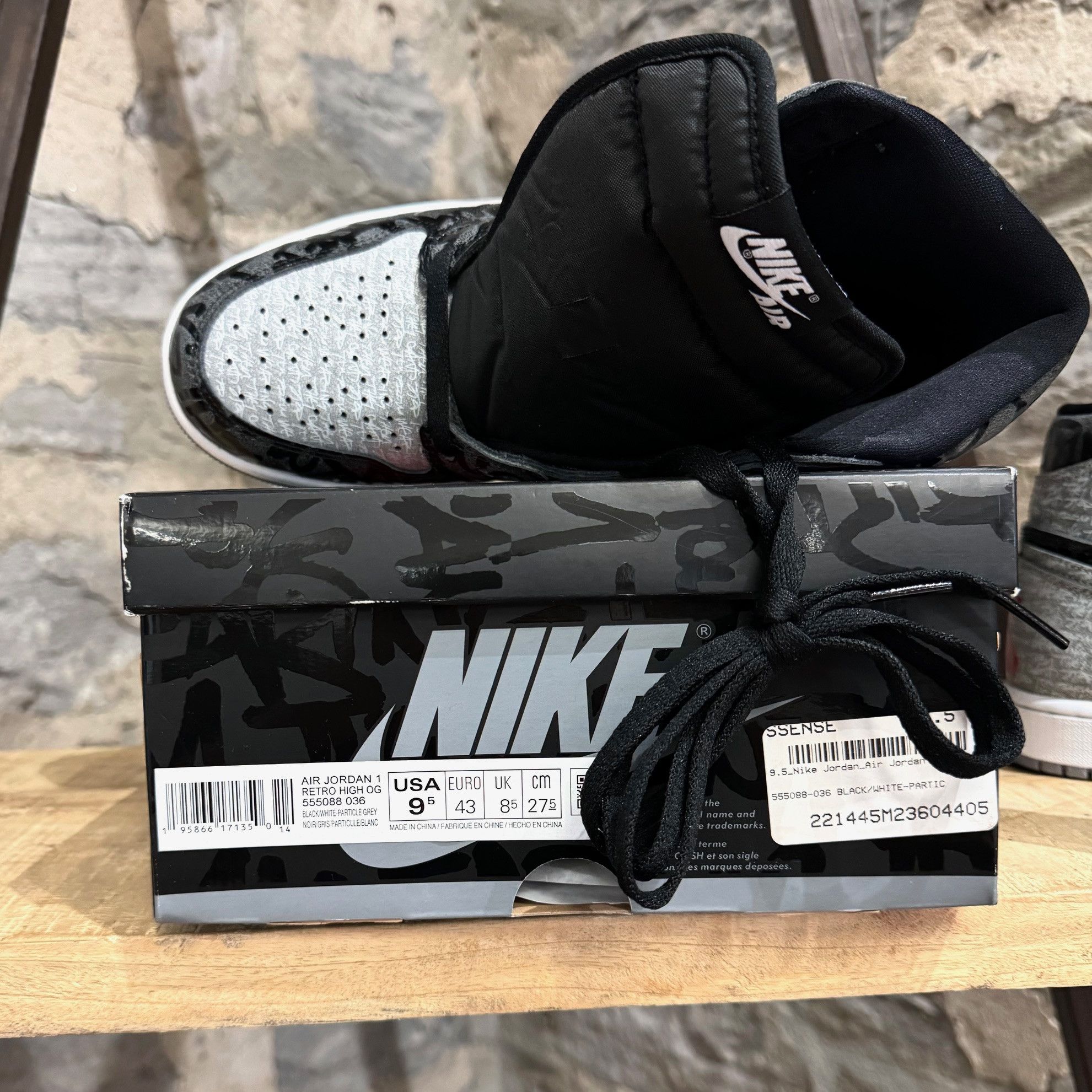 Nike Nike Air Jordan 1 Retro Rebellionnaiore High Black Sneakers Size US 9.5 / EU 42-43 - 11 Thumbnail