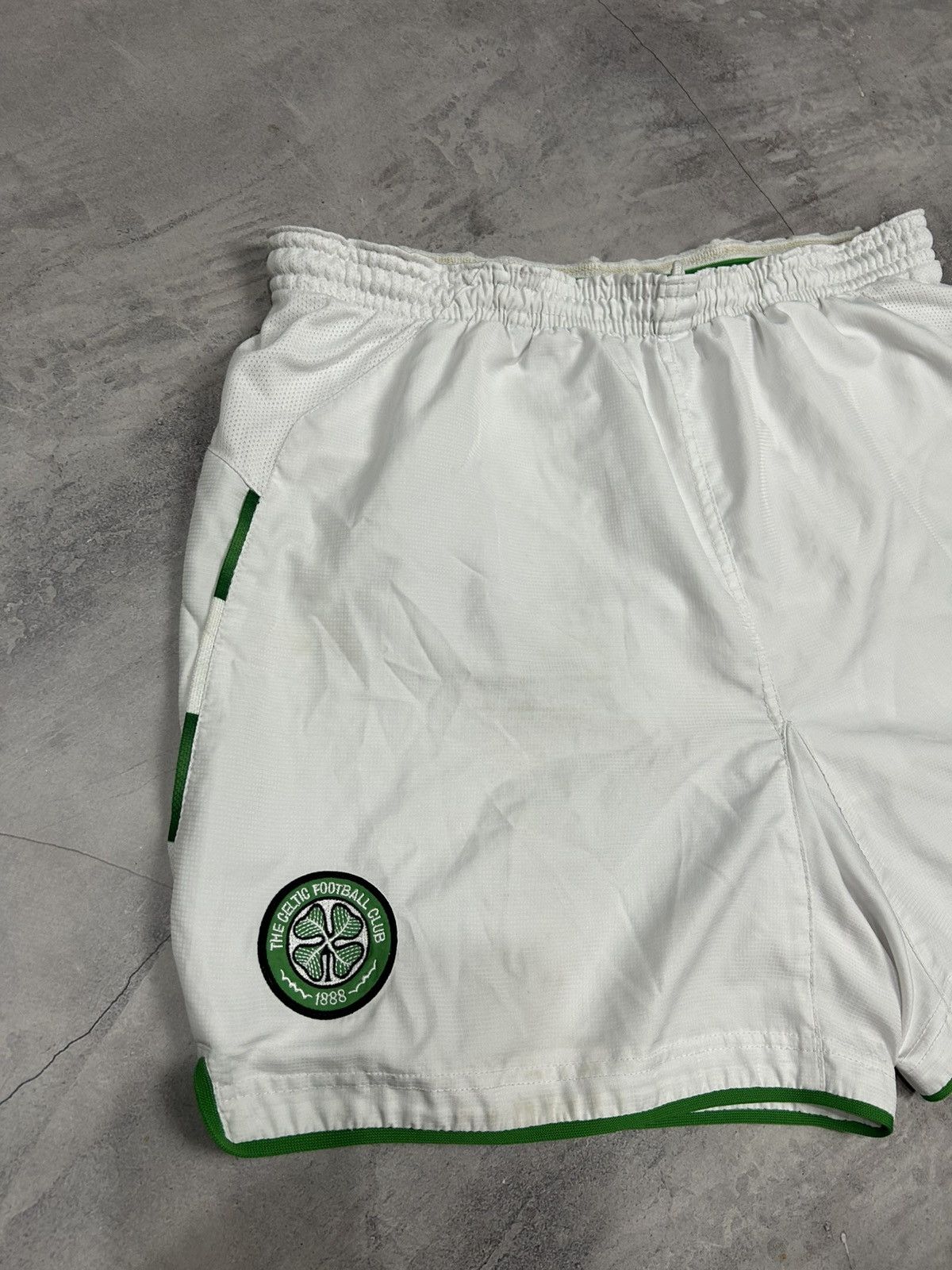 Umbro Vintage Celtic Shorts Umbro 2003 2004 Size US 32 / EU 48 - 3 Thumbnail