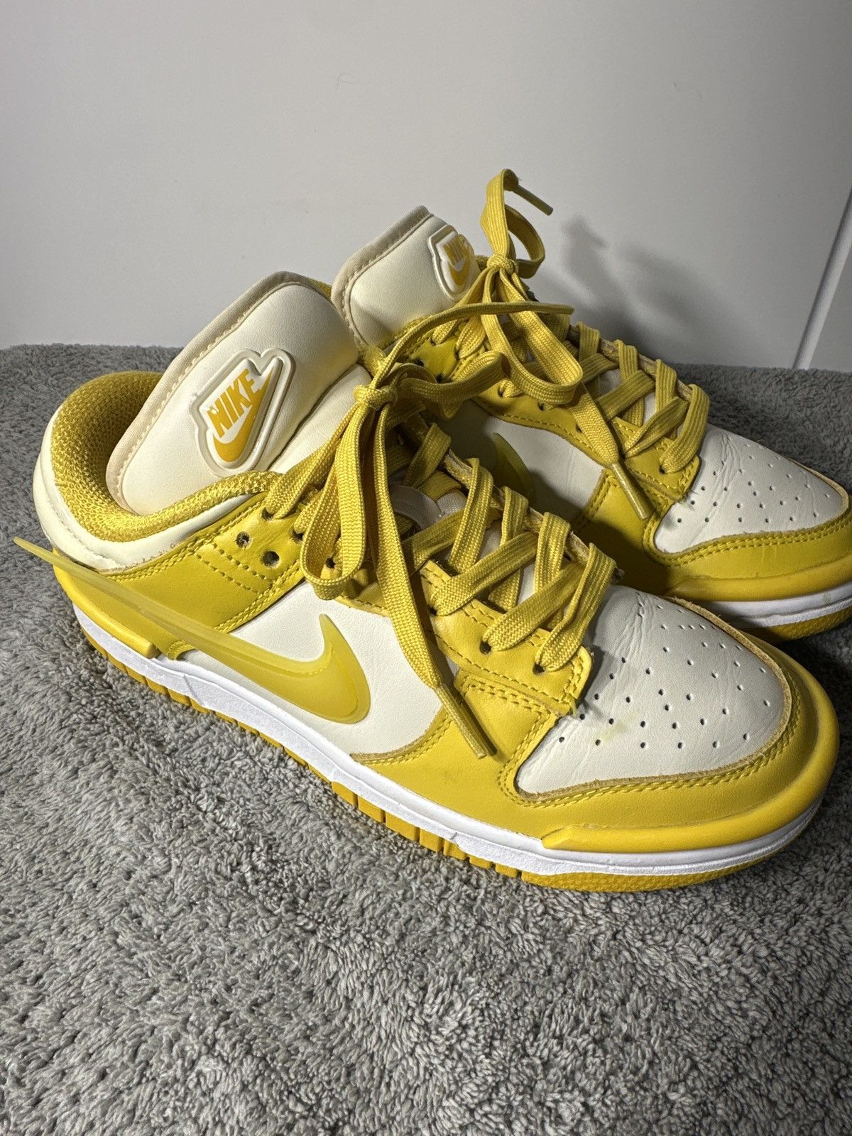 Nike Nike Dunk Low Twist Vivid Sulfur Size US 6 / IT 36 - 2 Thumbnail