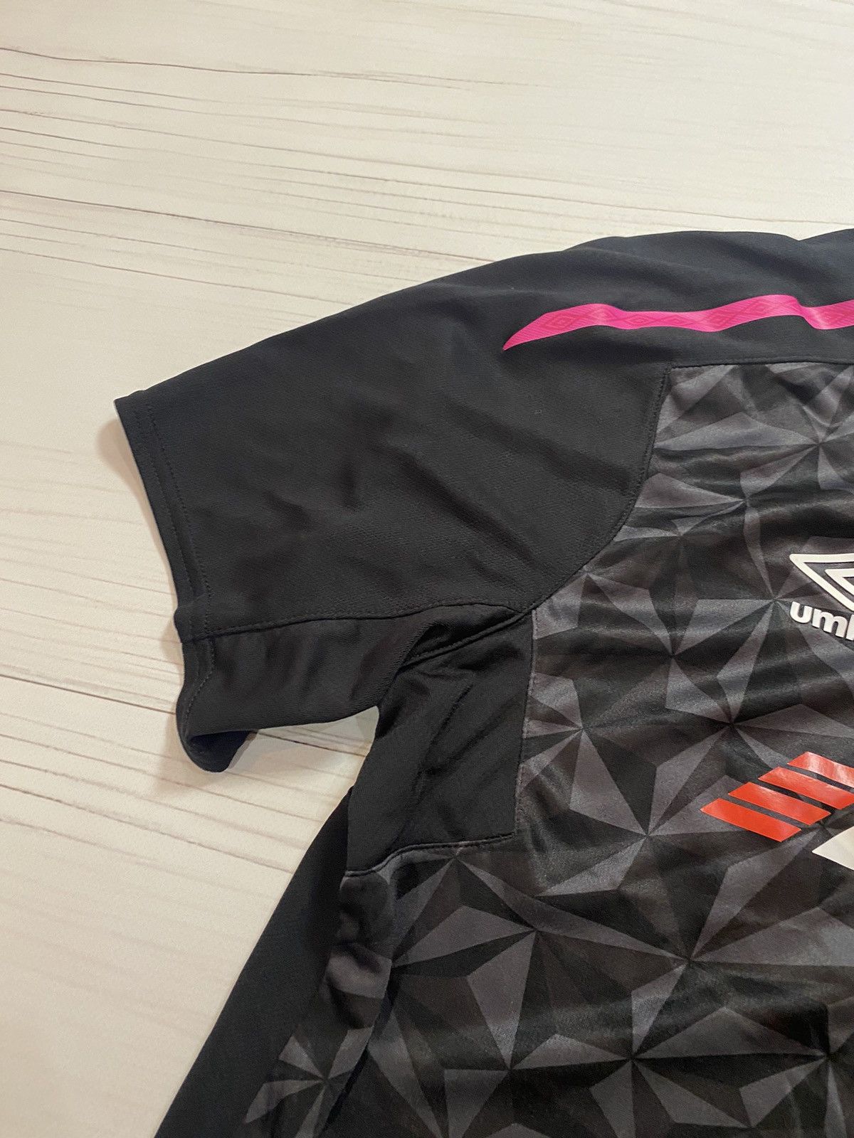 Umbro Derby County 2017/18 third soccer jersey football t shirt Size US M / EU 48-50 / 2 - 6 Thumbnail