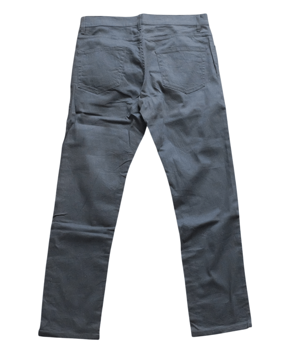 Uniqlo Uniqlo Patterned Pants Grey Black Straight Slim Size US 32 / EU 48 - 2 Thumbnail