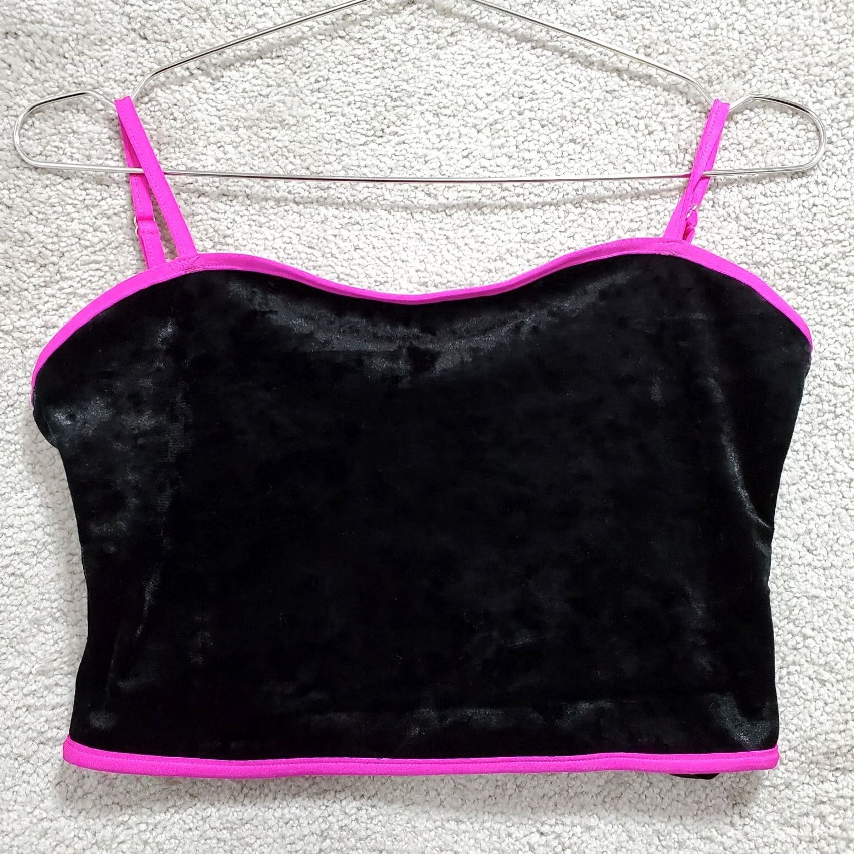 superdown Superdown Crop Cami Black Velvet Pink Spaghetti Straps Polyester Medium Women's Size M / US 6-8 / IT 42-44 - 2 Thumbnail