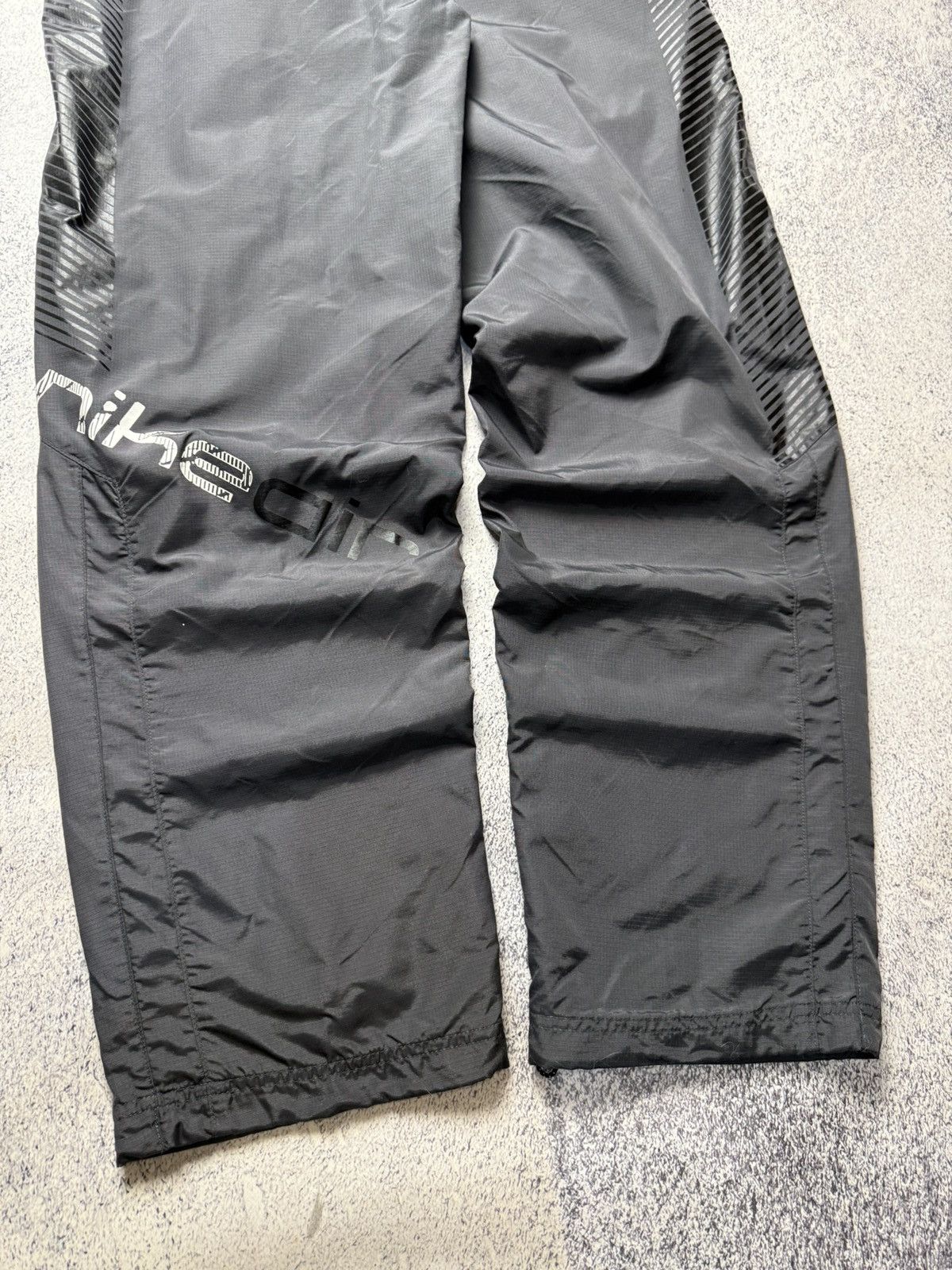 Nike Vintage Nike Air Max Drill Pants Japanese Y2K Gorpcore Size US 34 / EU 50 - 23 Thumbnail