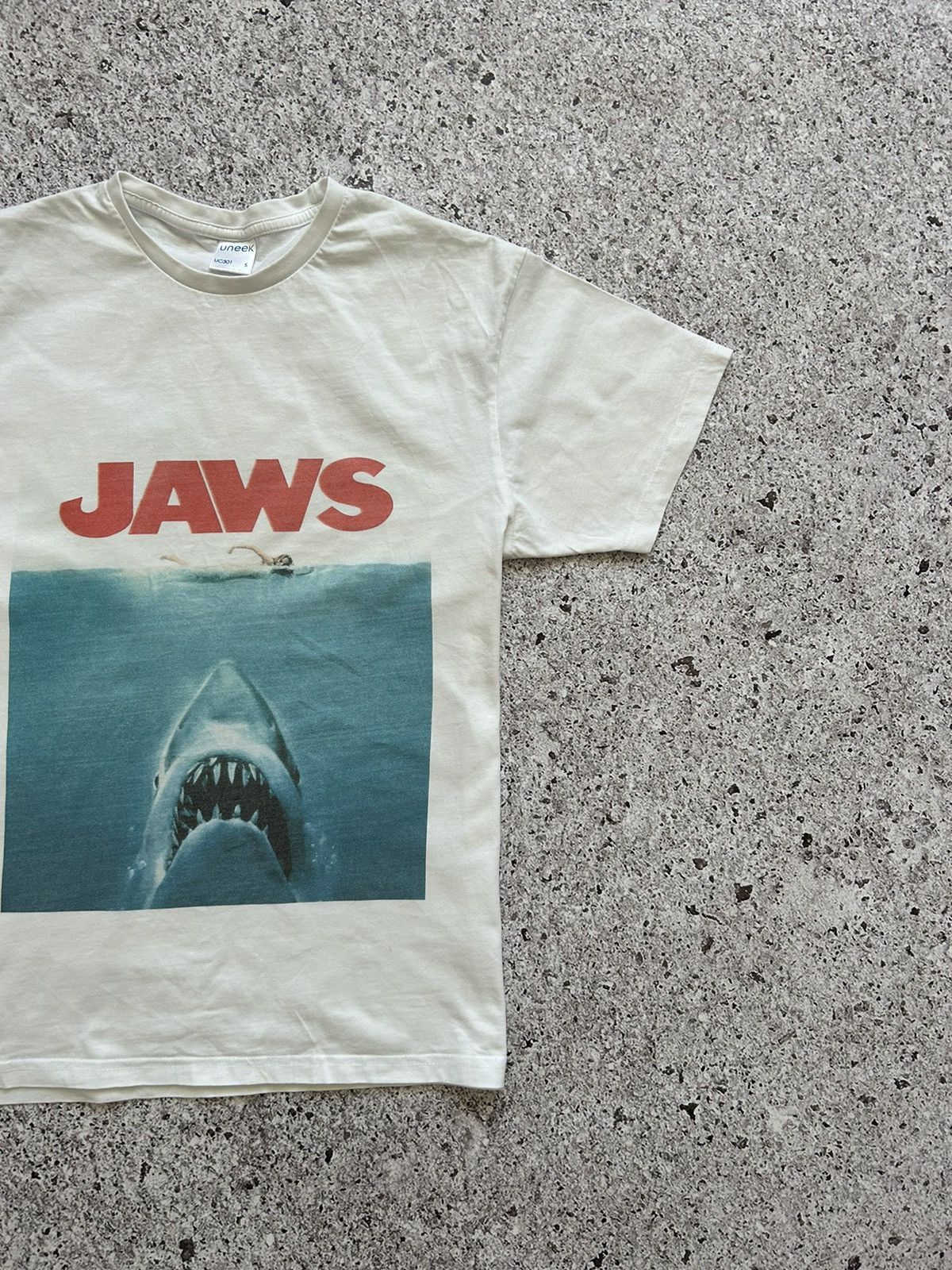 Vintage Vintage 2000s Jaws Universal Studios Shark Movie Tee Size US S / EU 44-46 / 1 - 3 Thumbnail