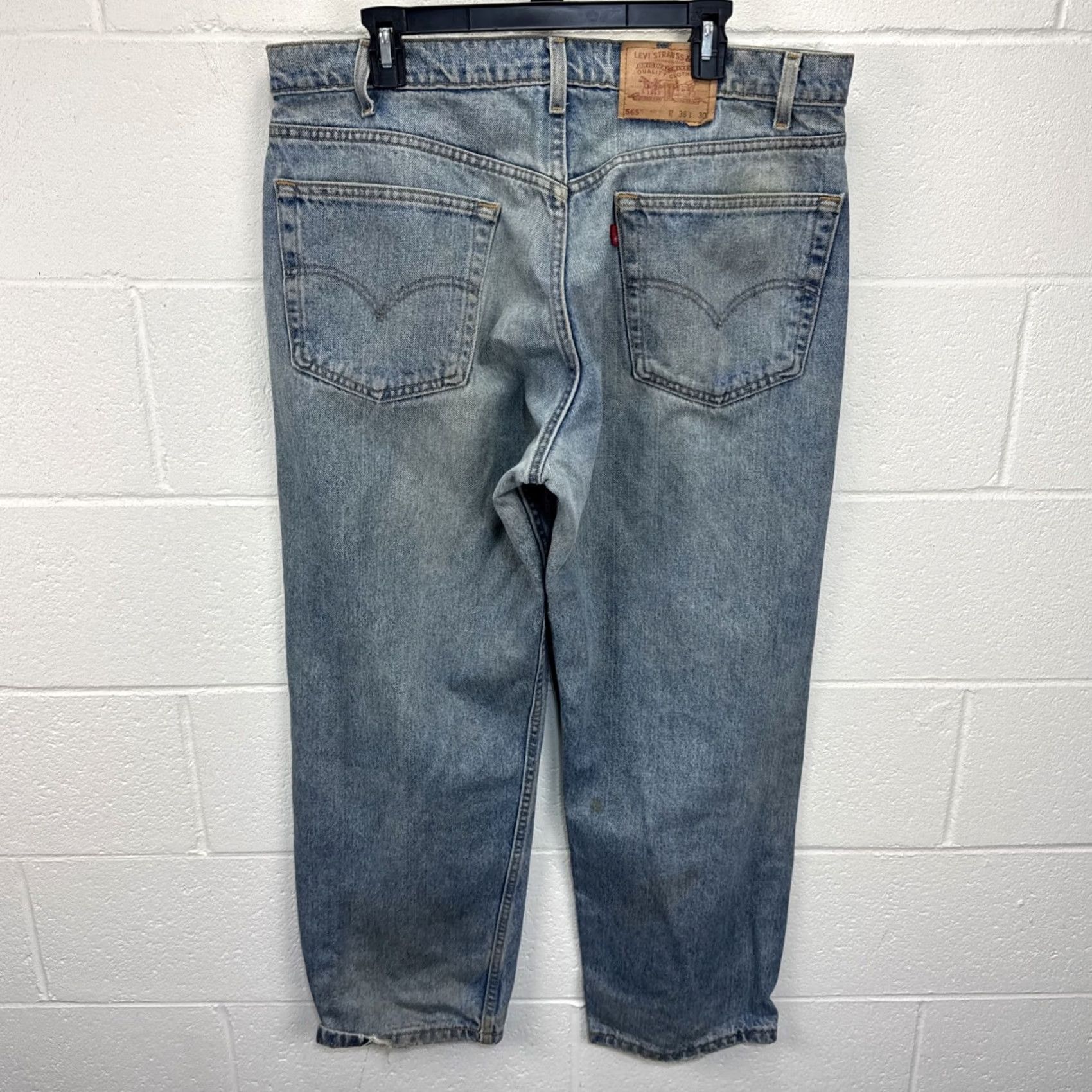 Levi's VINTAGE Levi's 565 Jeans 38x30 Relaxed Straight 5-Pocket Denim Blue Grunge 90s United States-Men Size US 38 / EU 54 - 7 Thumbnail