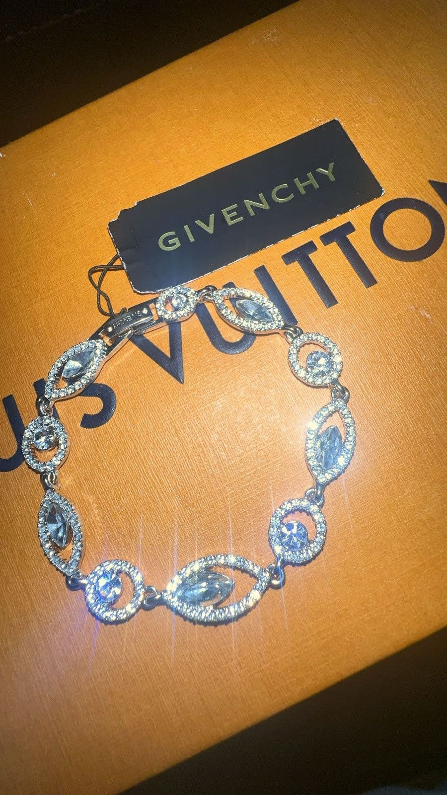 【最終値下げ】Givenchy Pave Crystal Orb Flex ブレスレット Givenchy RARE Givenchy Pave crystal orb flex bracelet | Grailed