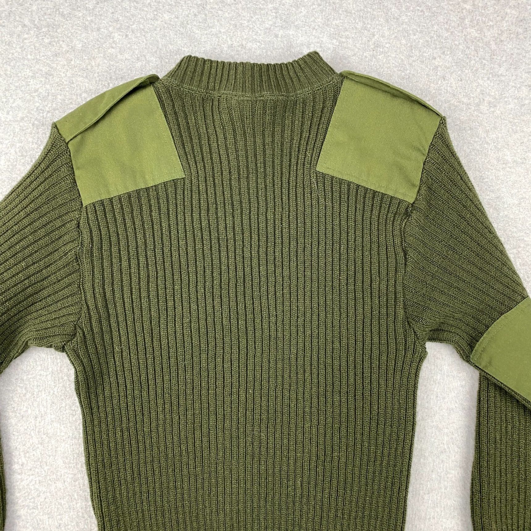 Vintage DSCP Wool Sweater Mens 36 Green US Military Valor Collection Logo Pullover Crew Neck All Seasons Knit Wool Regular Size US M / EU 48-50 / 2 - 6 Thumbnail