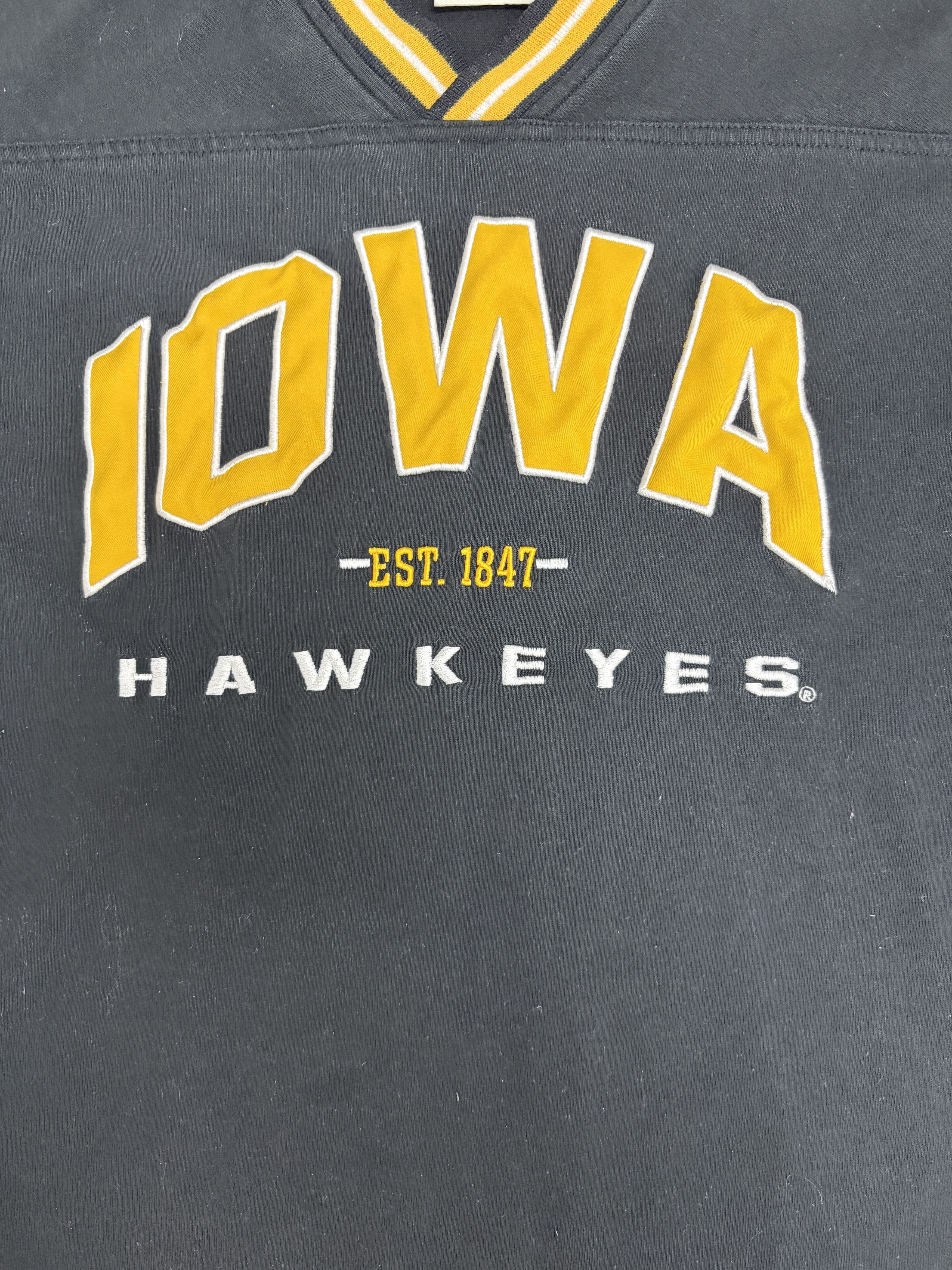 Vintage Iowa Hawkeyes Stitched Vintage Black Sweater Size US L / EU 52-54 / 3 - 2 Thumbnail