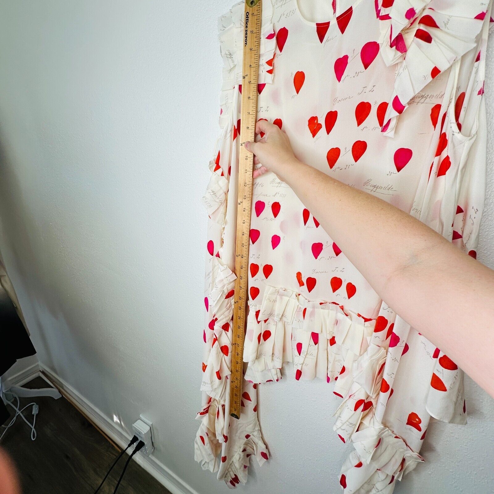 Alexander McQueen Alexander McQueen Cream Red Sleeveless Ruffle Blouse 44 / 12 Size L / US 10 / IT 46 - 20 Thumbnail