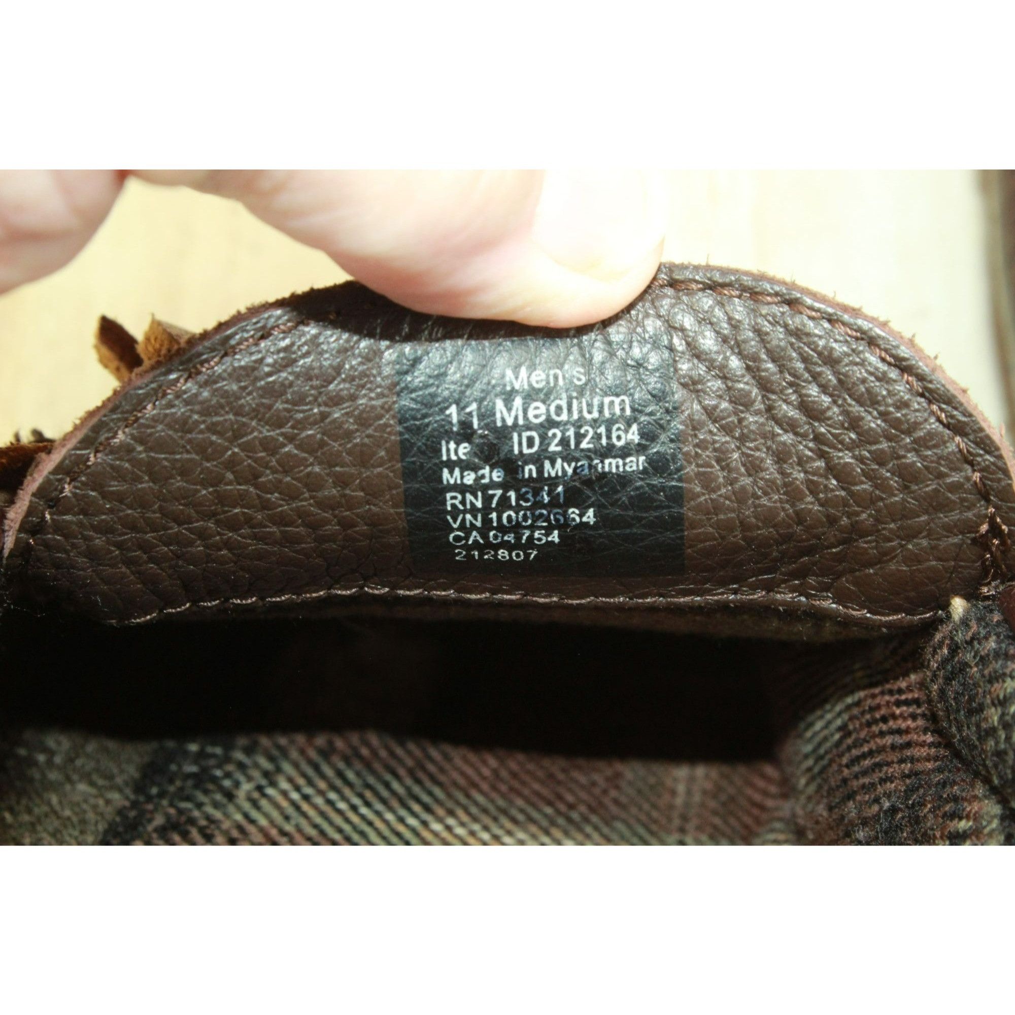 L.L. Bean LL Bean Men's Brown Leather Cotton Flannel-Lined Handsewn Sl Size US 11 / EU 44 - 8 Thumbnail