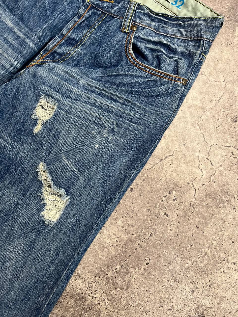 FCUK French Connection Y2K Distressed Blue Jeans Size 32x32 Size US 32 / EU 48 - 5 Thumbnail