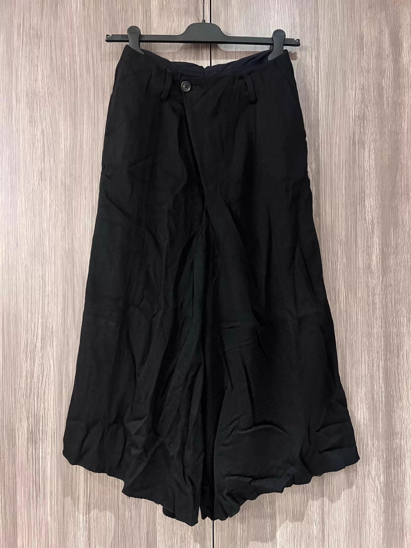 Julius Black Wide-Leg Cropped Pants Size US 32 / EU 48 - 1 Thumbnail