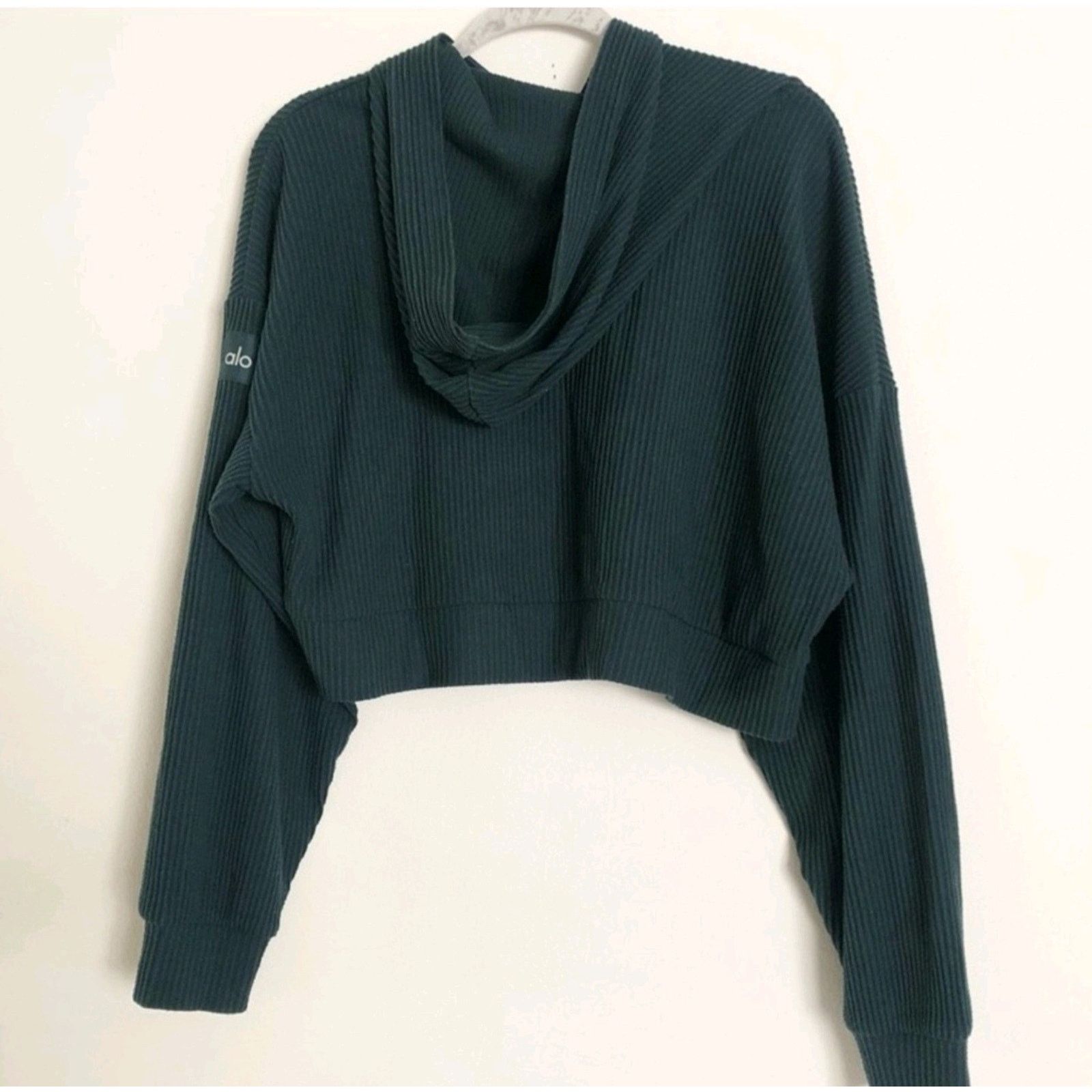 Alo Alo Yoga Women’s Green Muse Hoodie Cropped Size XS Size XS / US 0-2 / IT 36-38 - 6 Thumbnail