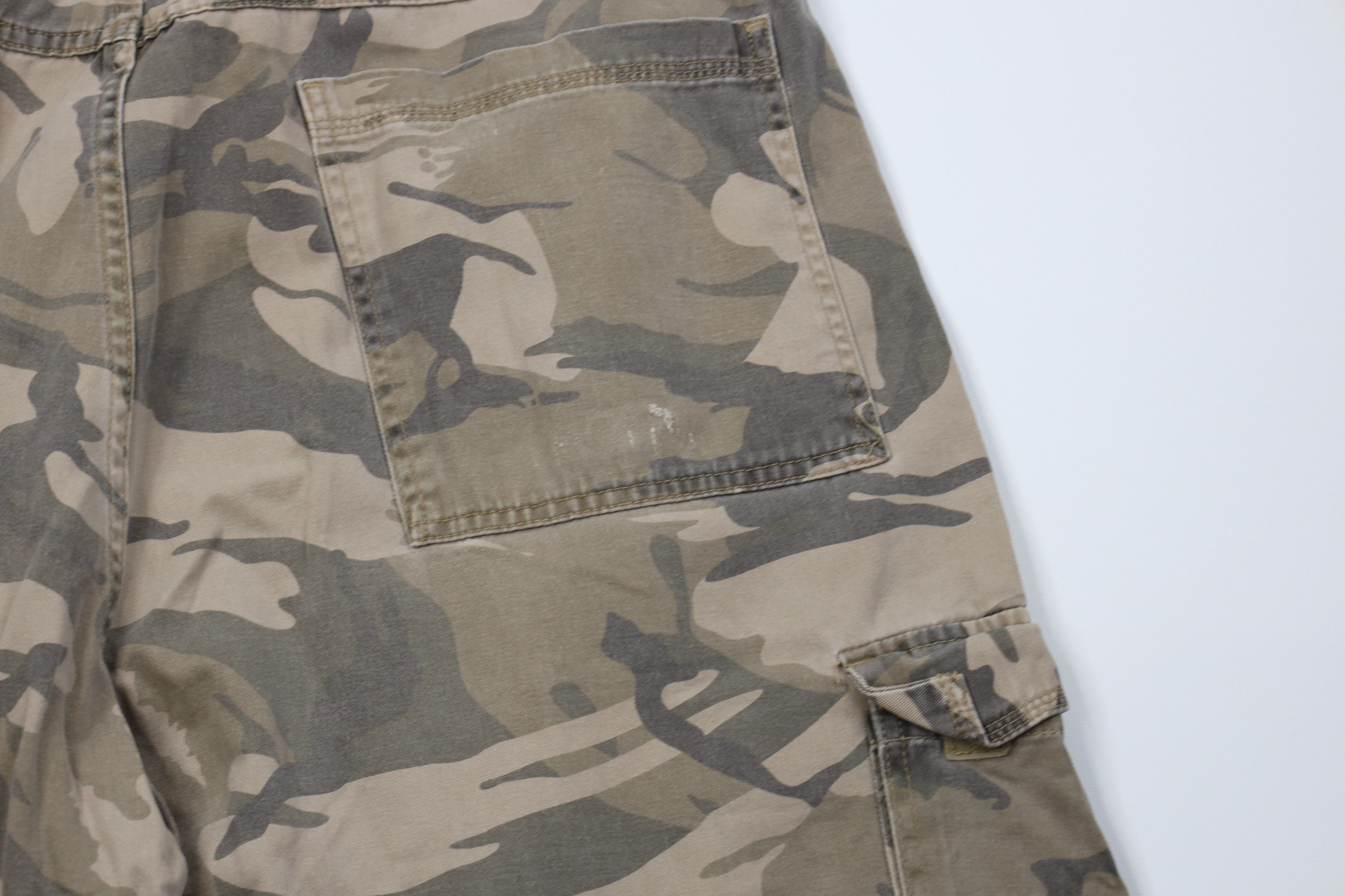 Wrangler Vintage Y2K Wrangler Baggy Wide Leg Camouflage Cargo Pants Size US 42 / EU 58 - 12 Thumbnail