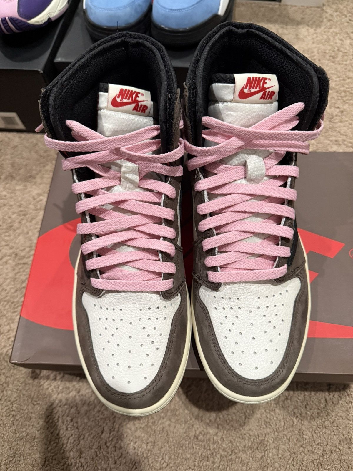 Jordan Brand × Travis Scott Travis Scott Jordan 1 Mocha Size US 10 / EU 43 - 5 Thumbnail