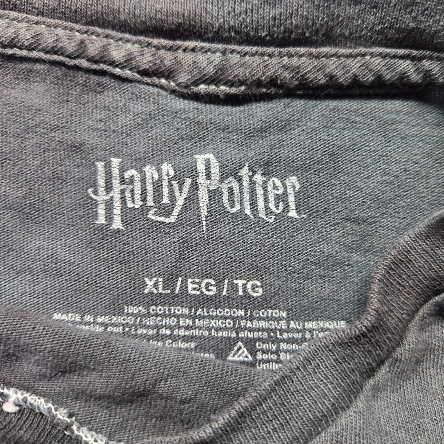 Vintage Harry Potter Hogwarts Alumni Black T-Shirt Men's XL Short Sleeve Crew Neck Movie Tee Size US XL / EU 56 / 4 - 3 Thumbnail