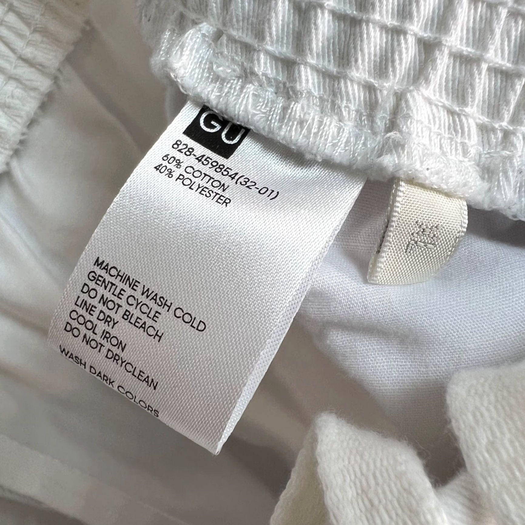 Uniqlo VINTAGE GU by Uniqlo Womens XL White Chino Shorts Elastic Waist Drawstring Front Flat 6.5 Inseam High Rise Cotton Polyester Womens Size 32" / US 10 / IT 46 - 3 Thumbnail