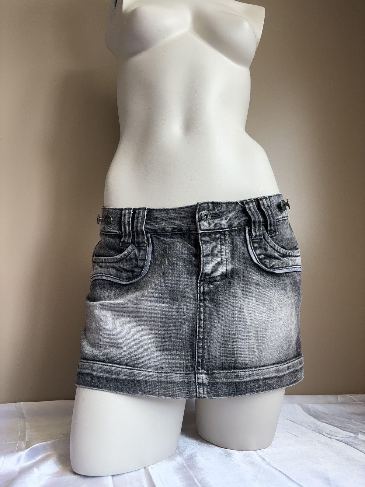 Japanese Brand × Vintage Faded denim vintage mini skirt Size 28" / US 6 / IT 42 - 5 Thumbnail