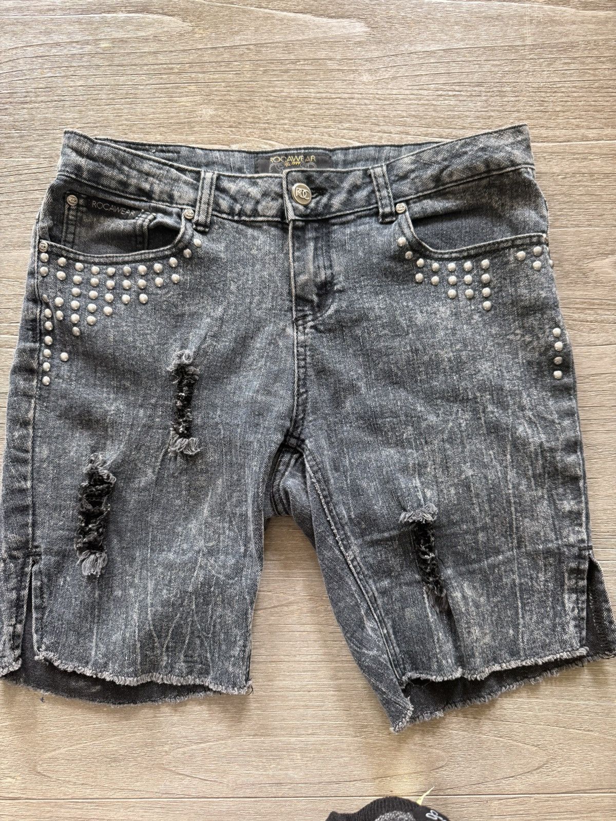 Rocawear Rocawear Black Denim Studded Jorts Shorts Vintage Y2K 14 Size 36" / US 14 / IT 50 - 1 Thumbnail